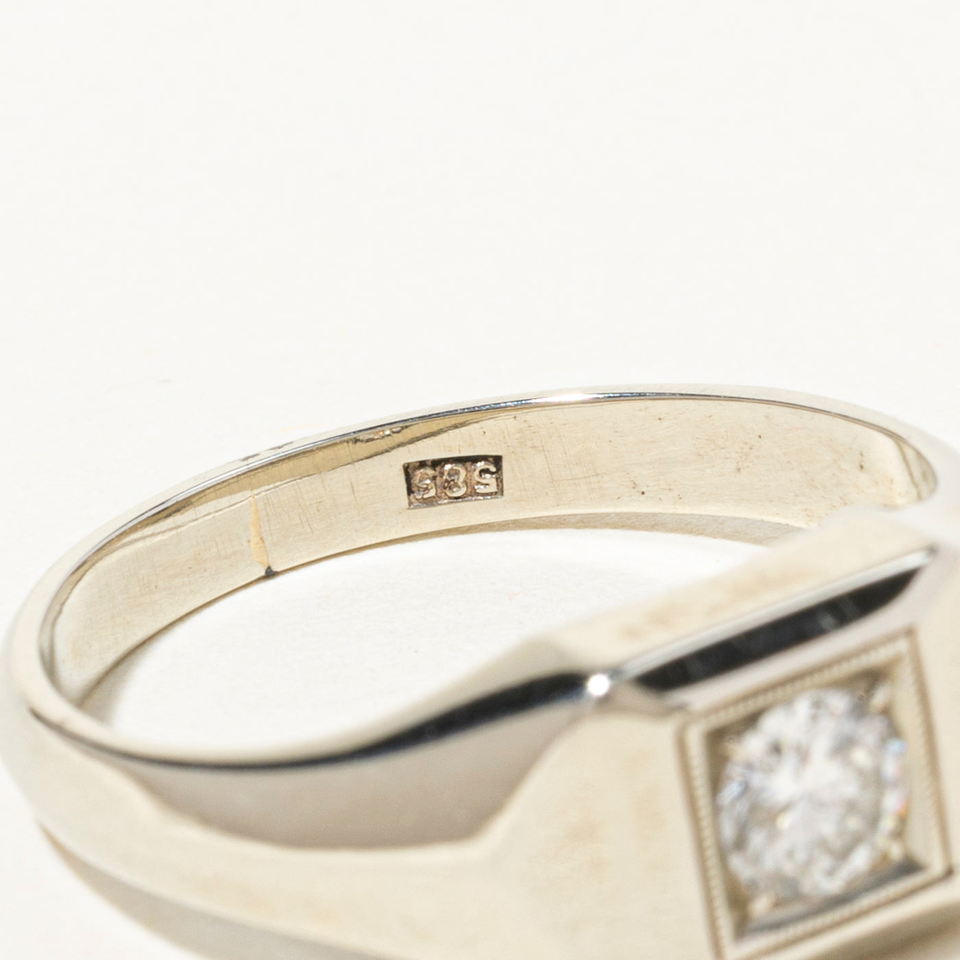 Solitaire Diamond Signet Ring | 0.25ct | SZ 7.5