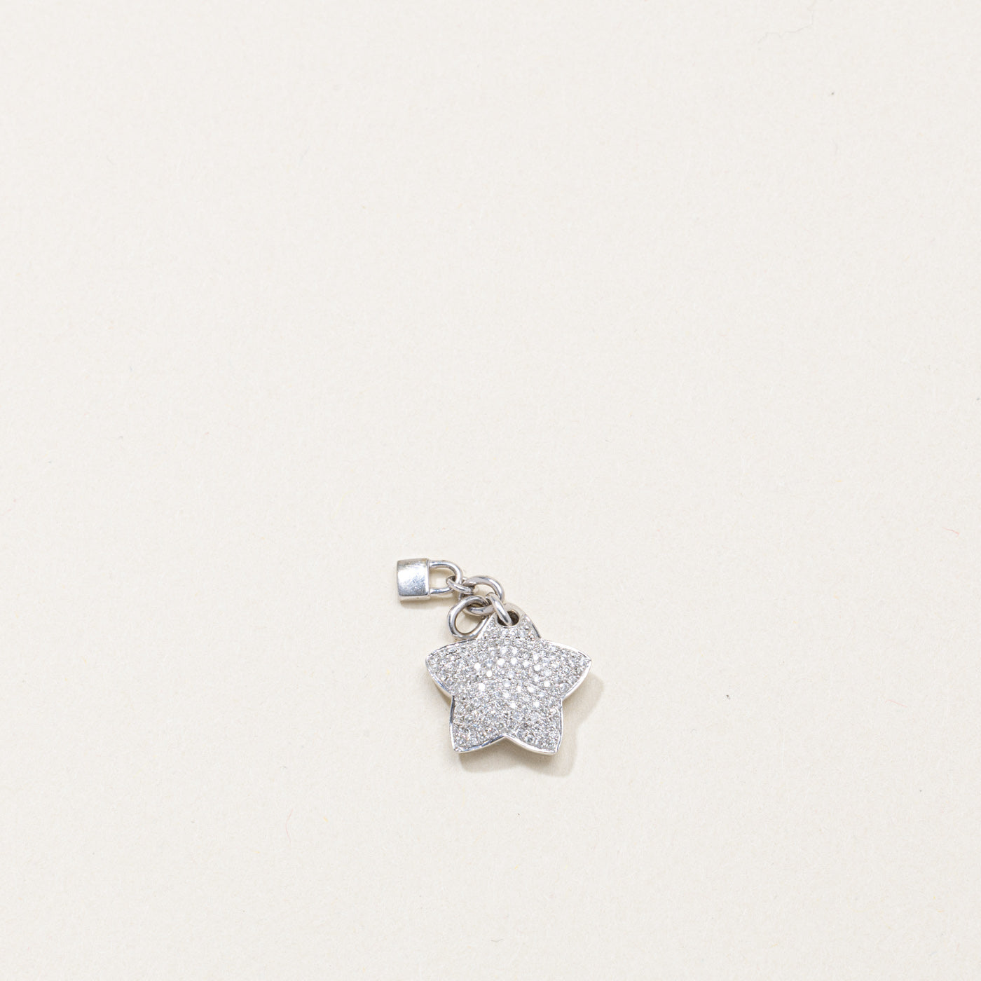 18K White Gold Pavé Set Diamond Star Pendant