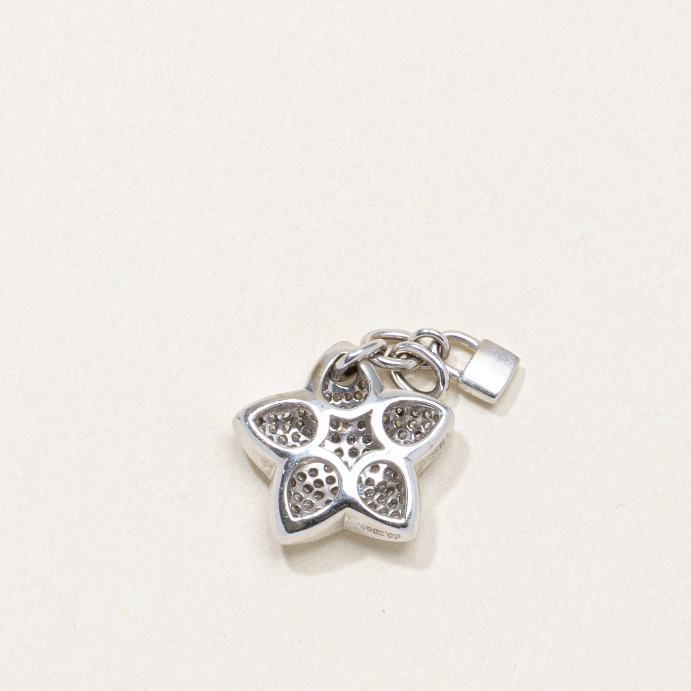 18K White Gold Pavé Set Diamond Star Pendant