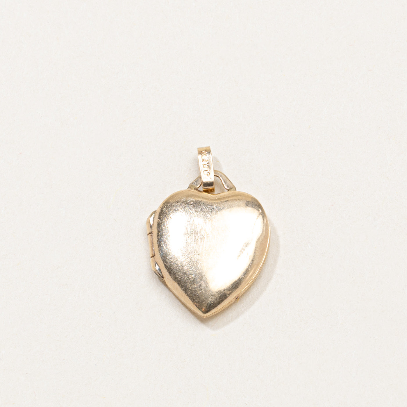 10K Star Set Diamond Engraved Heart Locket