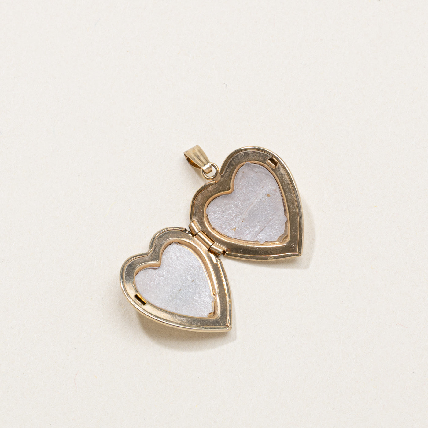 10K Star Set Diamond Engraved Heart Locket