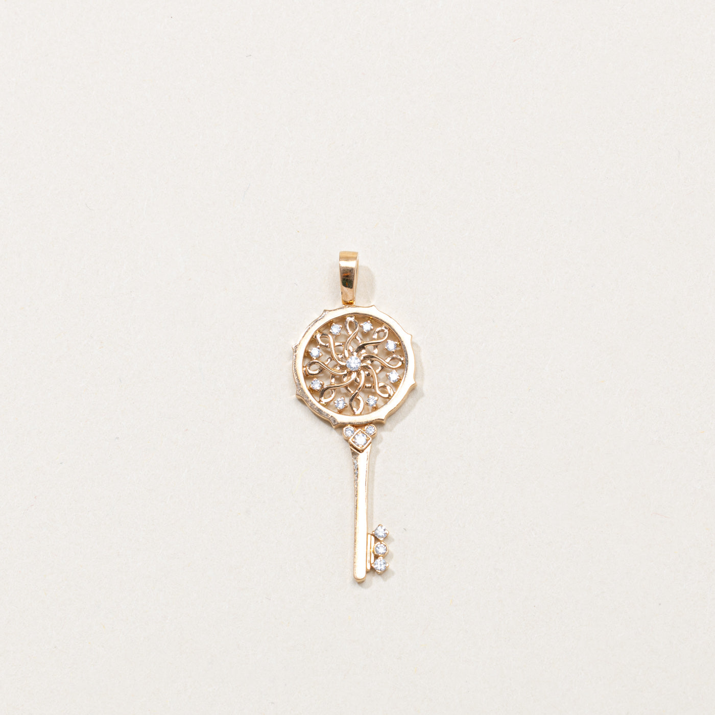 18k Diamond Openwork Key Pendant