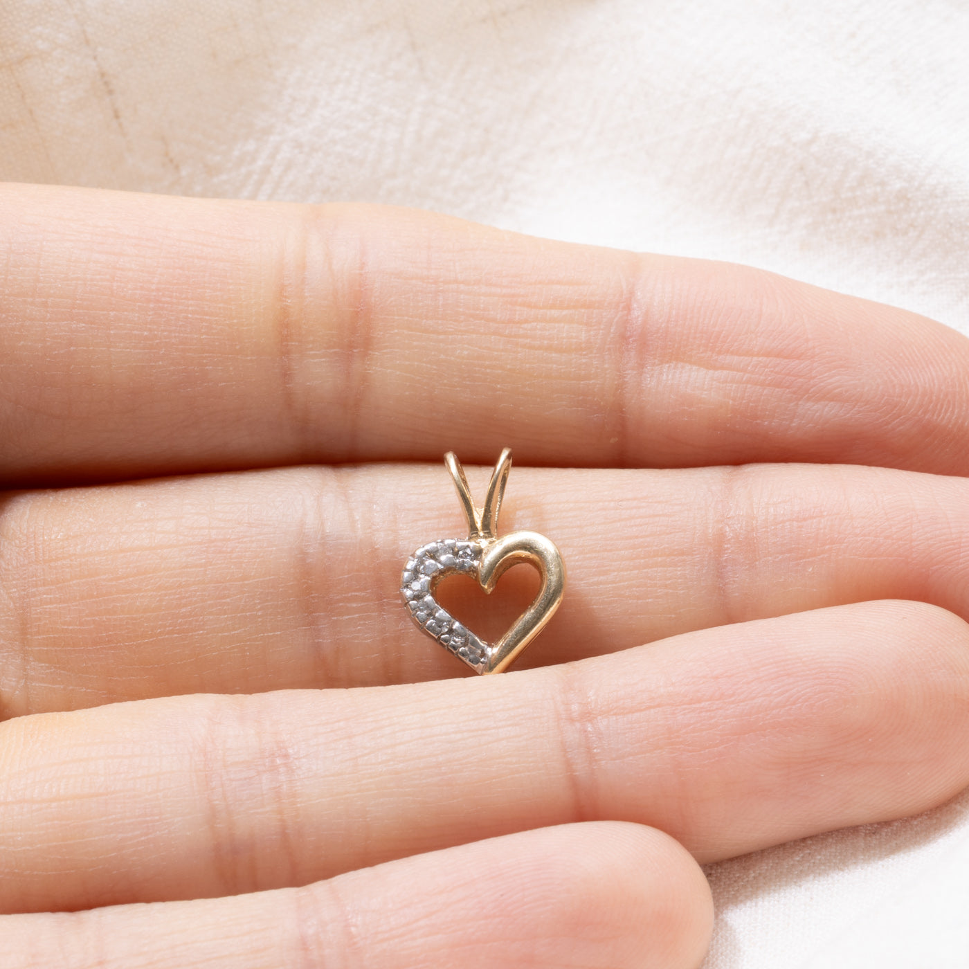10K Diamond Open Heart Pendant