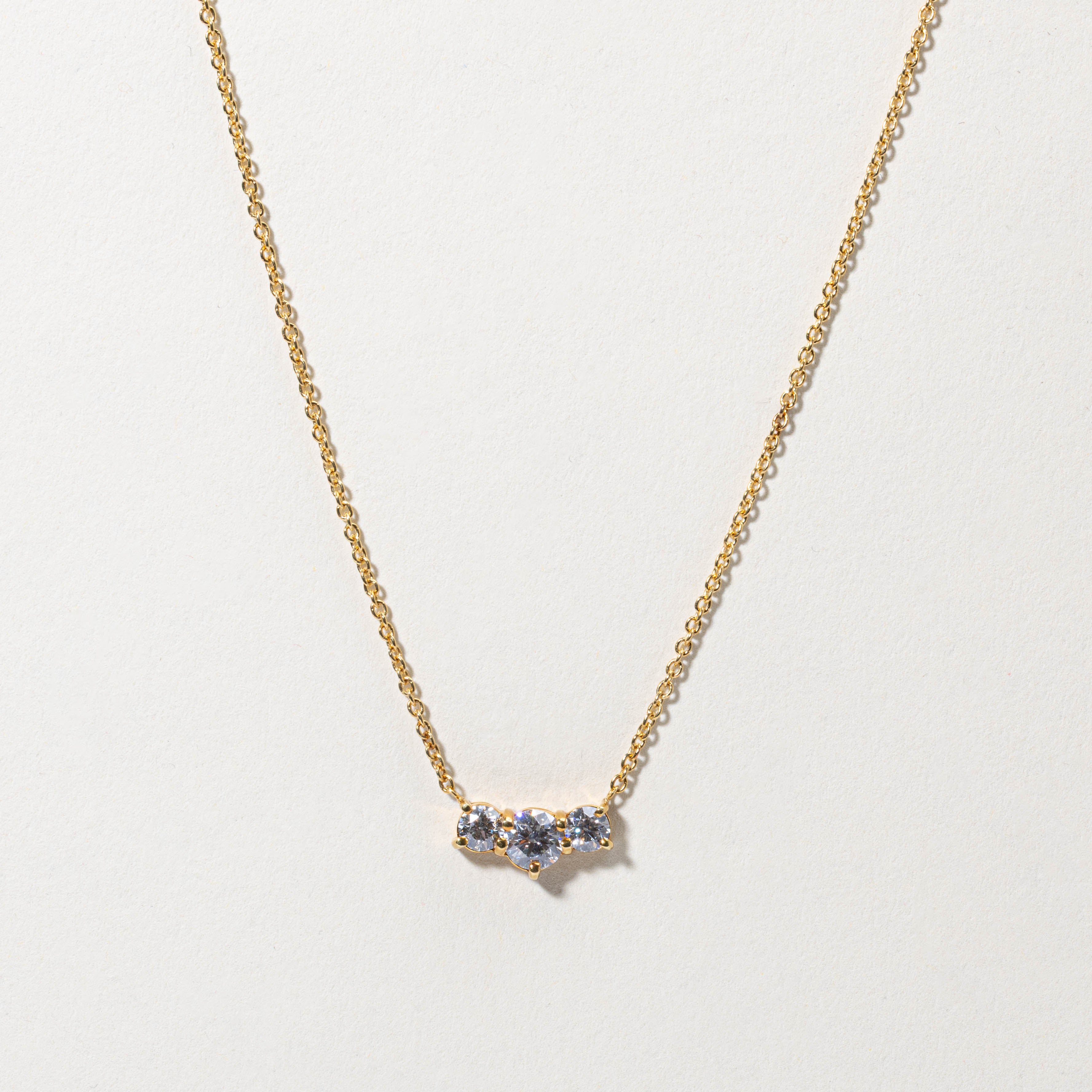 Collier pendentif trois diamants certifié GIA | 0,56 ct VS2 D, 0,51 ct au total | 43 cm