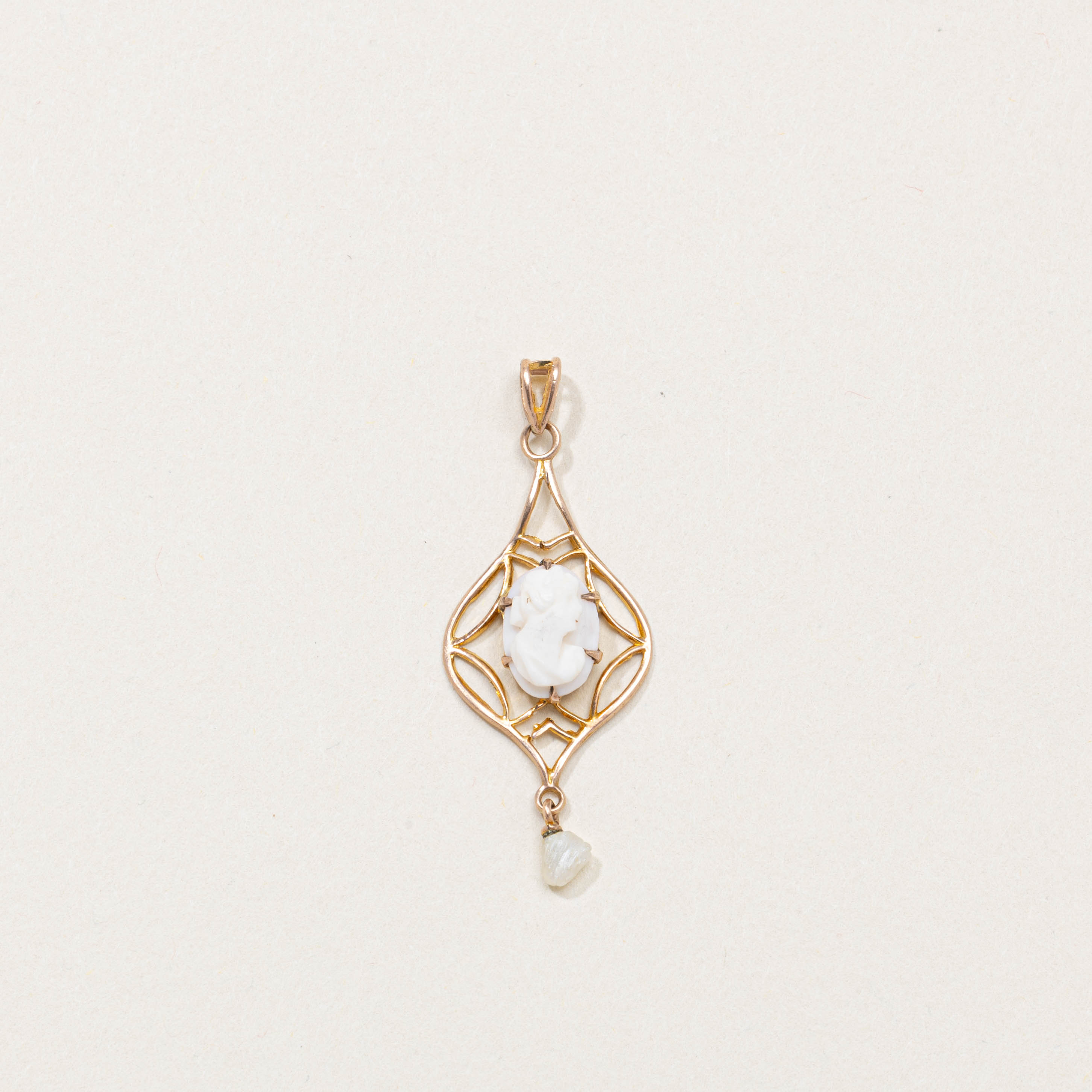 10k Shell Cameo Openwork Pendant | 1.80ct