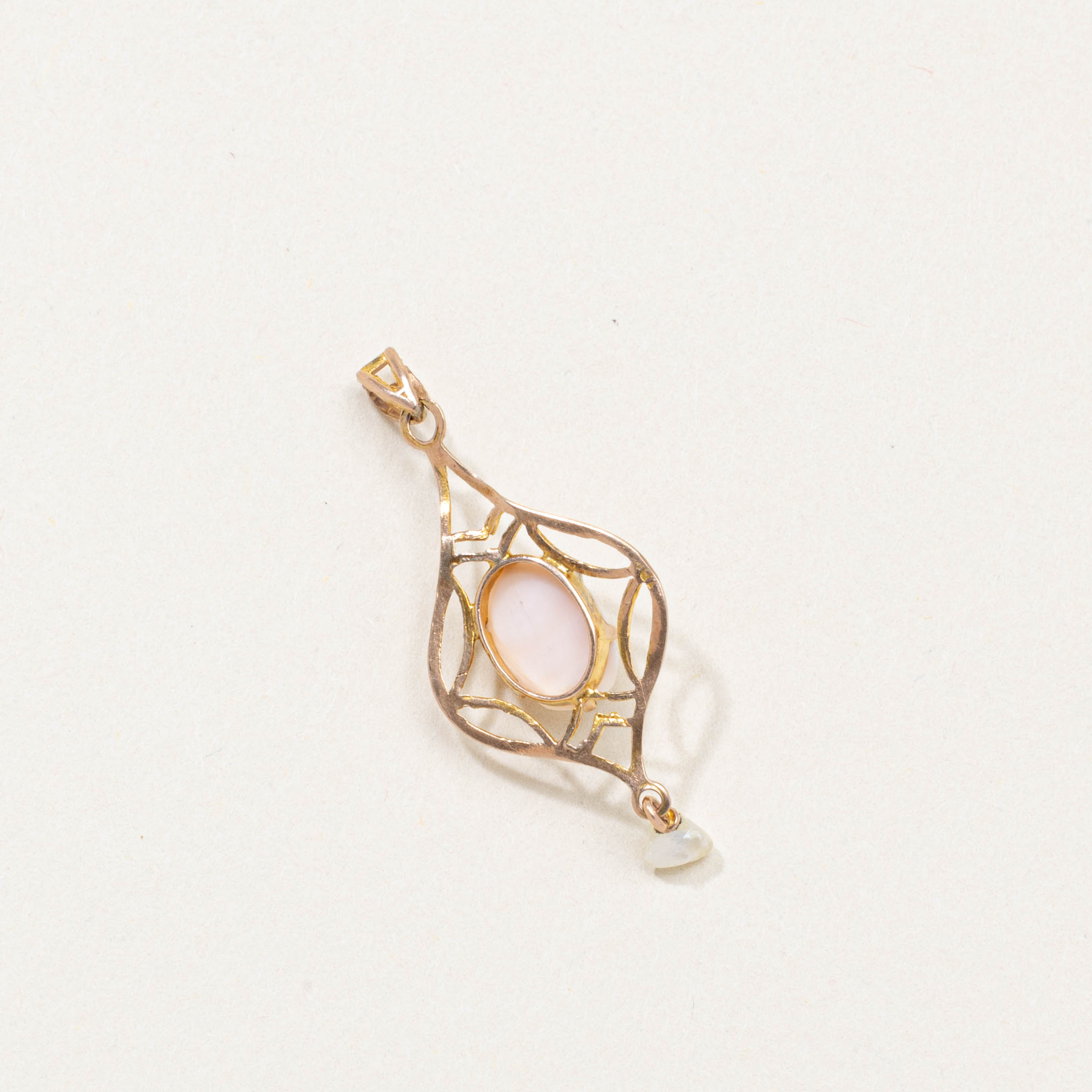 10k Shell Cameo Openwork Pendant | 1.80ct