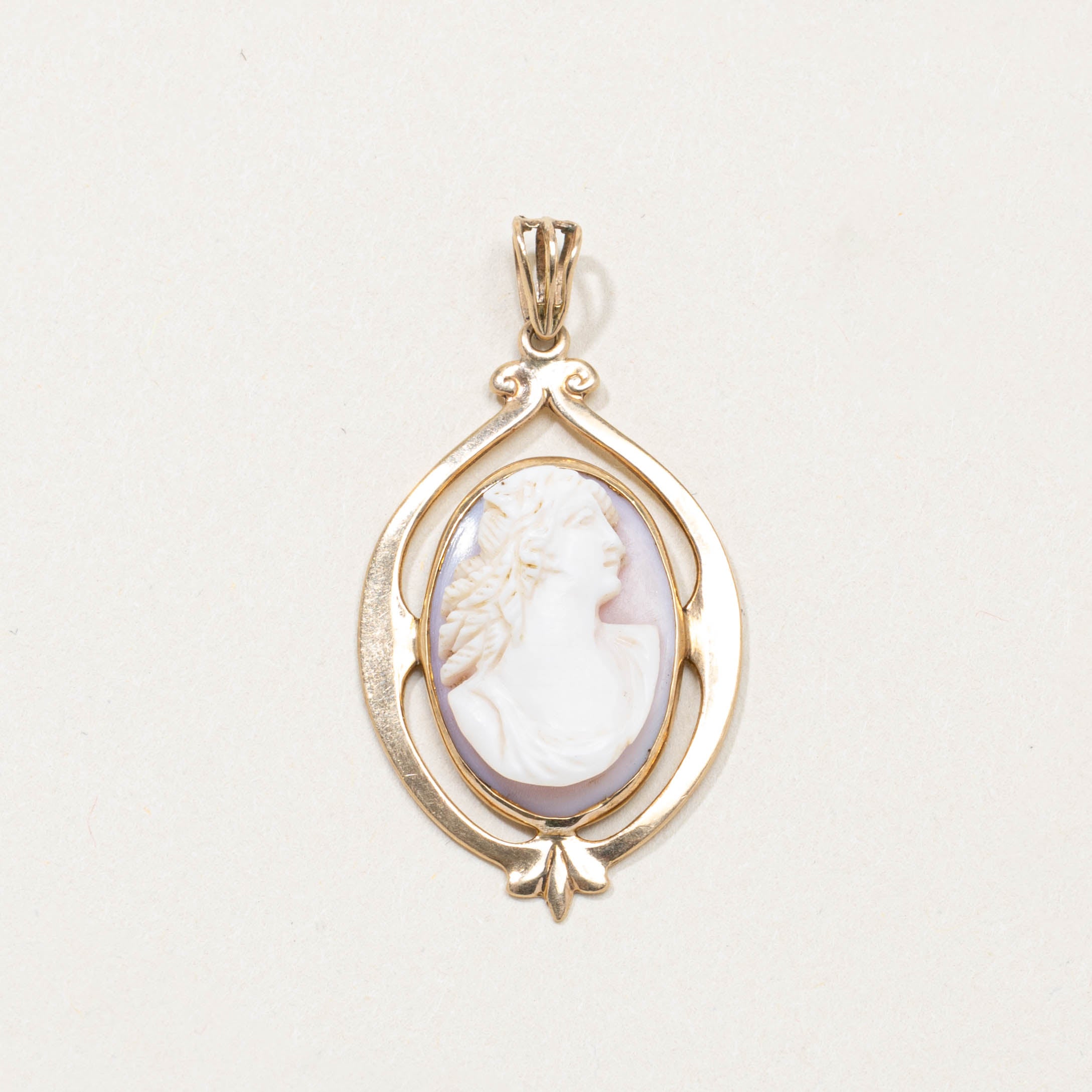 9k Shell Cameo Pendant | 7.00ct