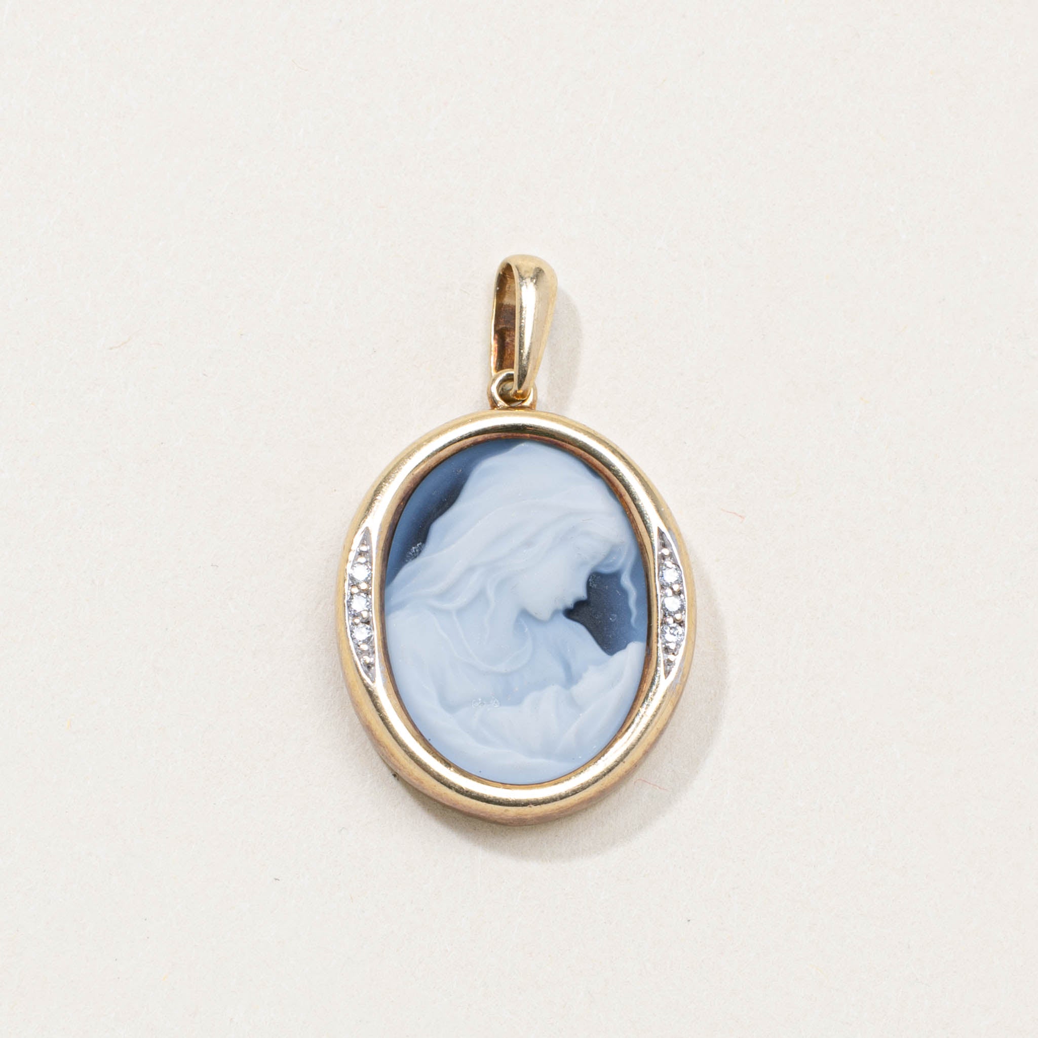 Pendentif en or 10 carats (réf. 9141-24) en agate ovale et diamants | 5,00 ct, 0,03 ct au total