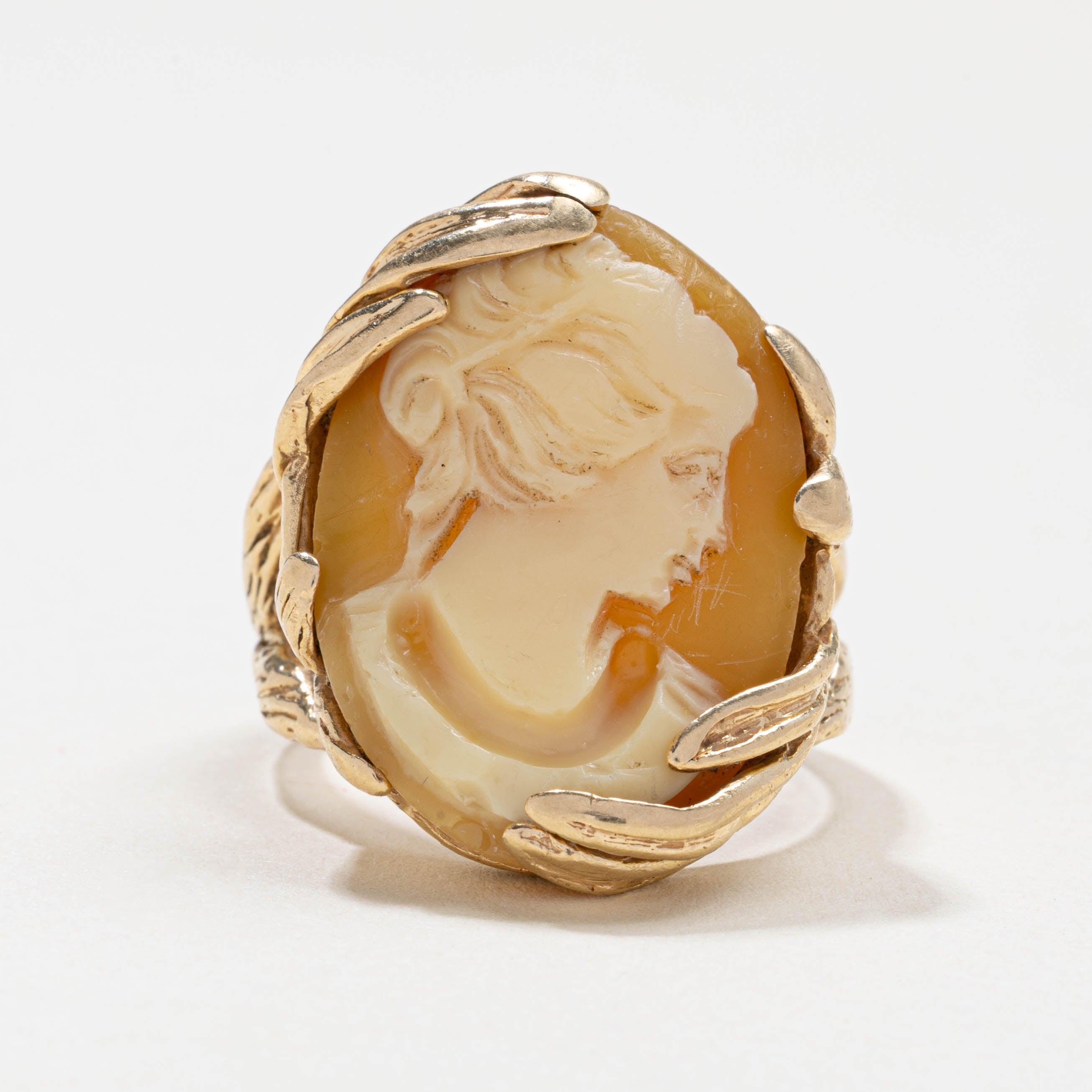 14k Shell Cameo Textured Ring | 14.00ct | SZ 8.0