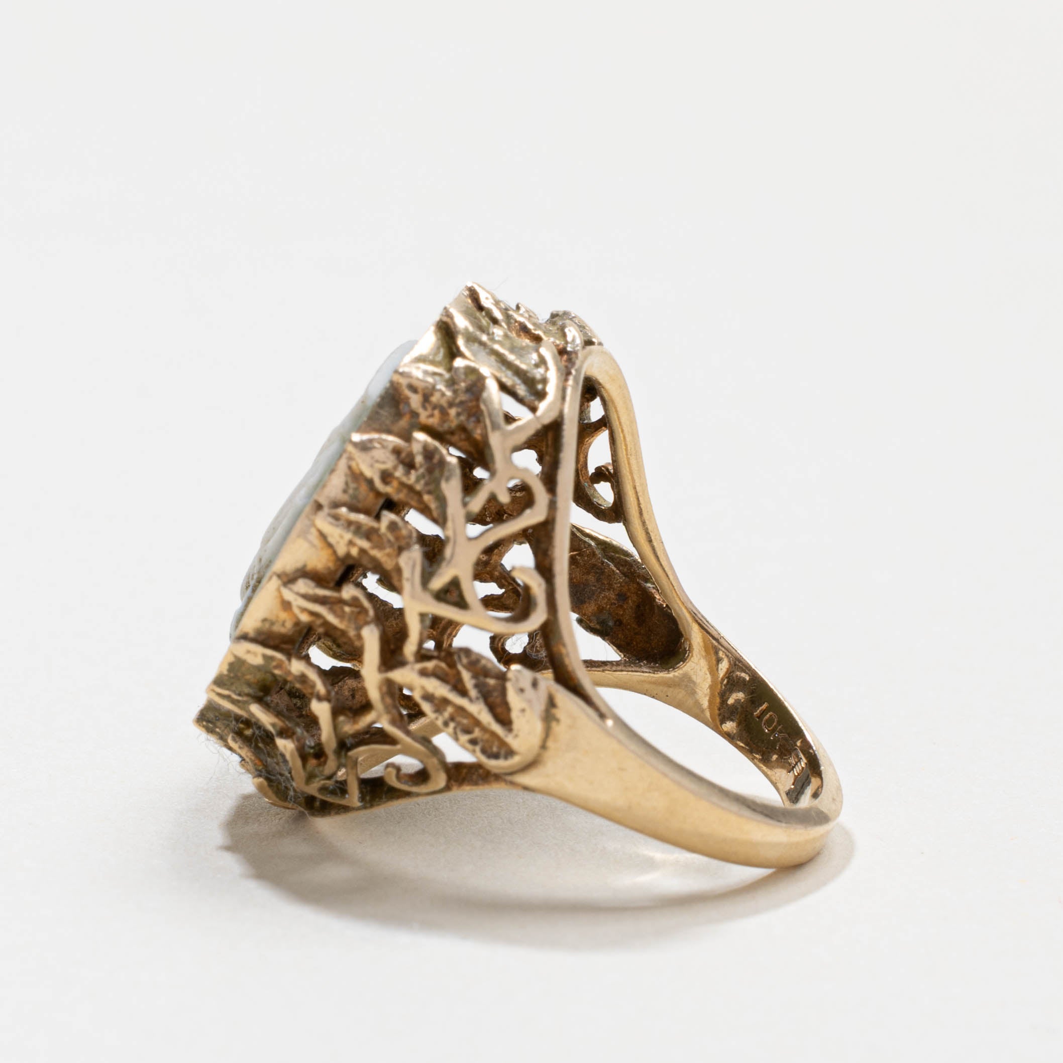 Wedgwood Sage Green 10k Cameo Anchor Ring | 8.0ct | SZ 6.0