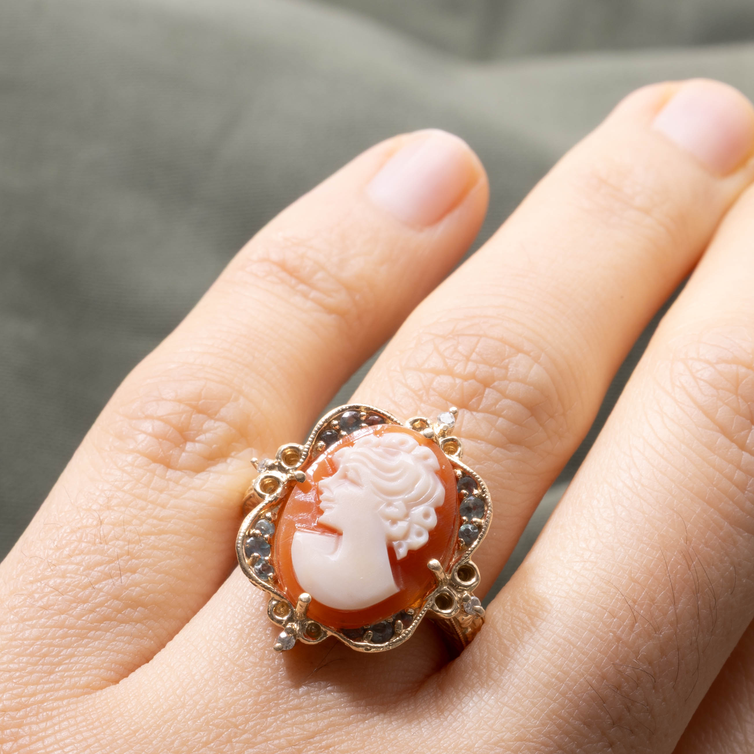 14k Shell Cameo & Mixed Gemstone Accented Ring | 3.00ct, 0.10ctw | SZ 6.25
