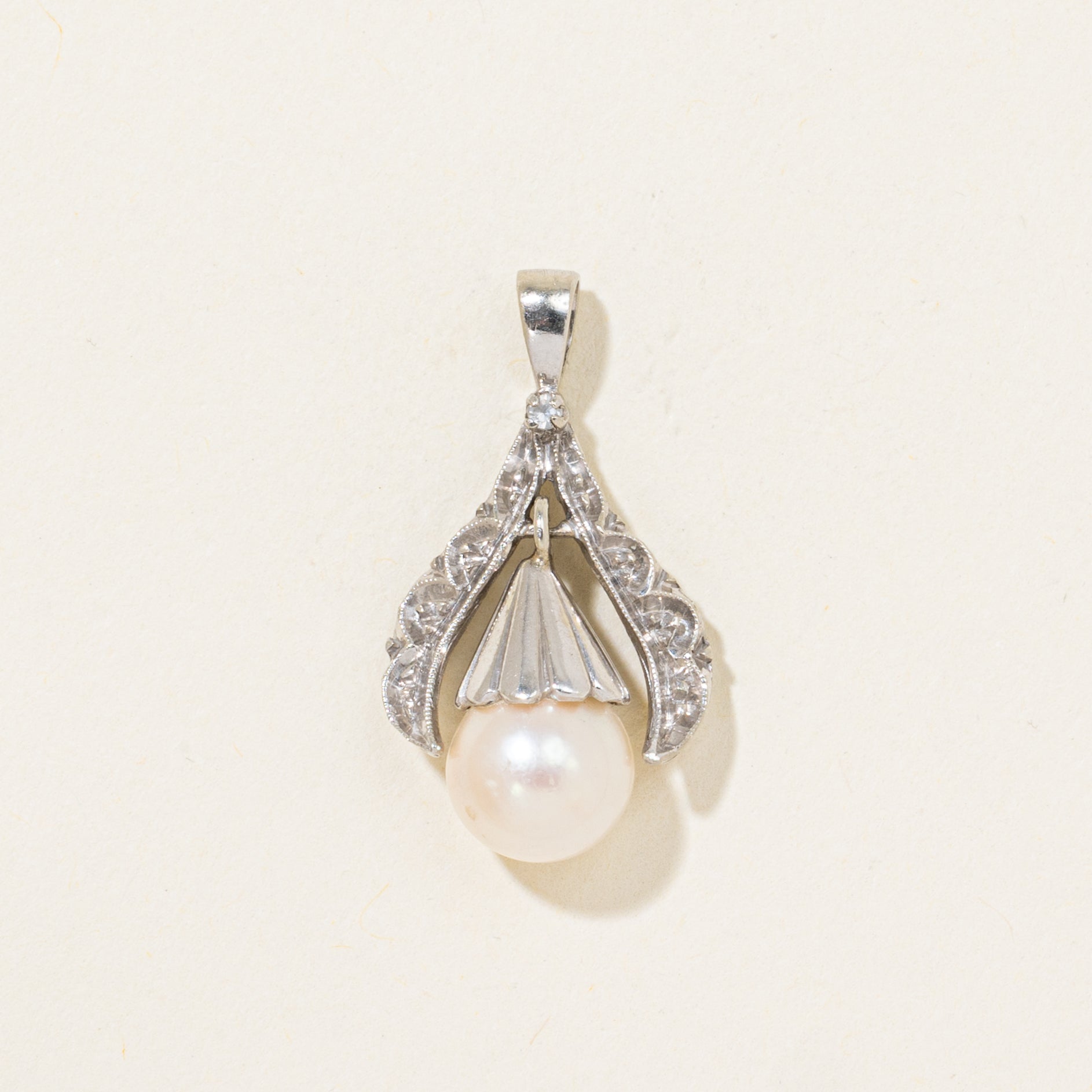 18k White Gold Diamond & Pearl Pendant | 0.005ctw