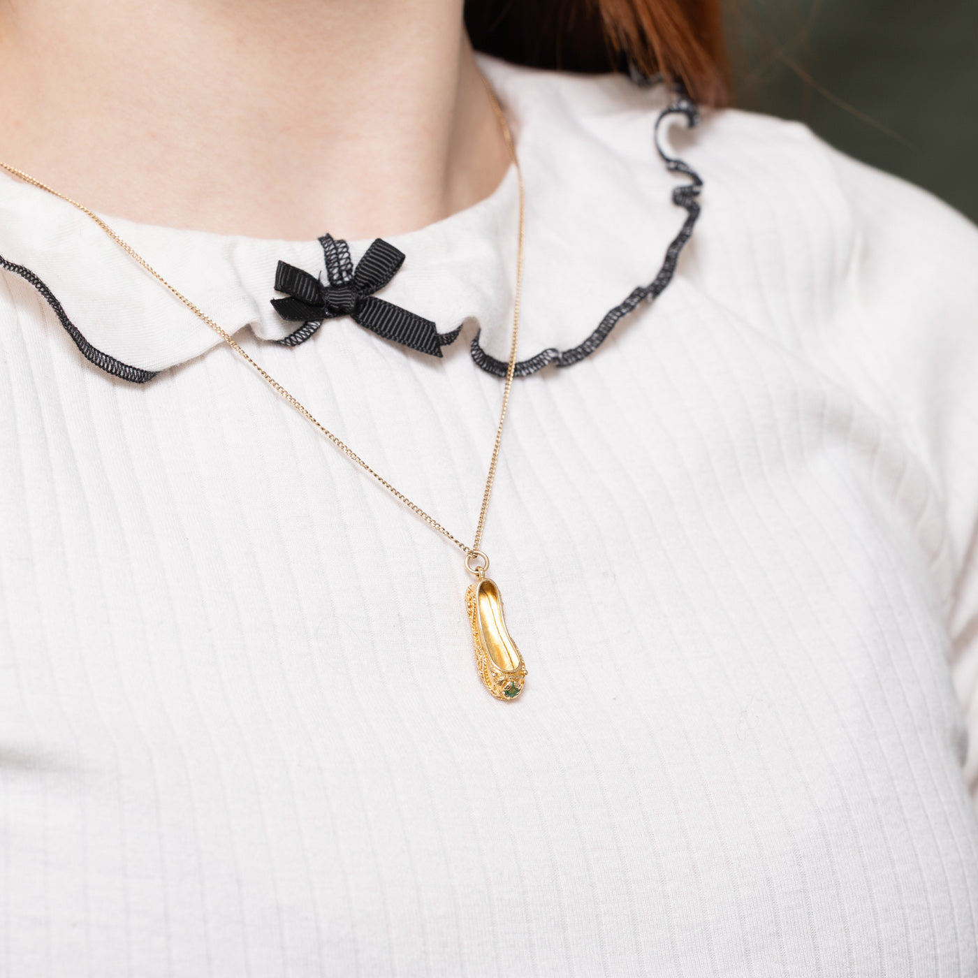 Emerald Scrollwork Shoe Charm | 0.09ct