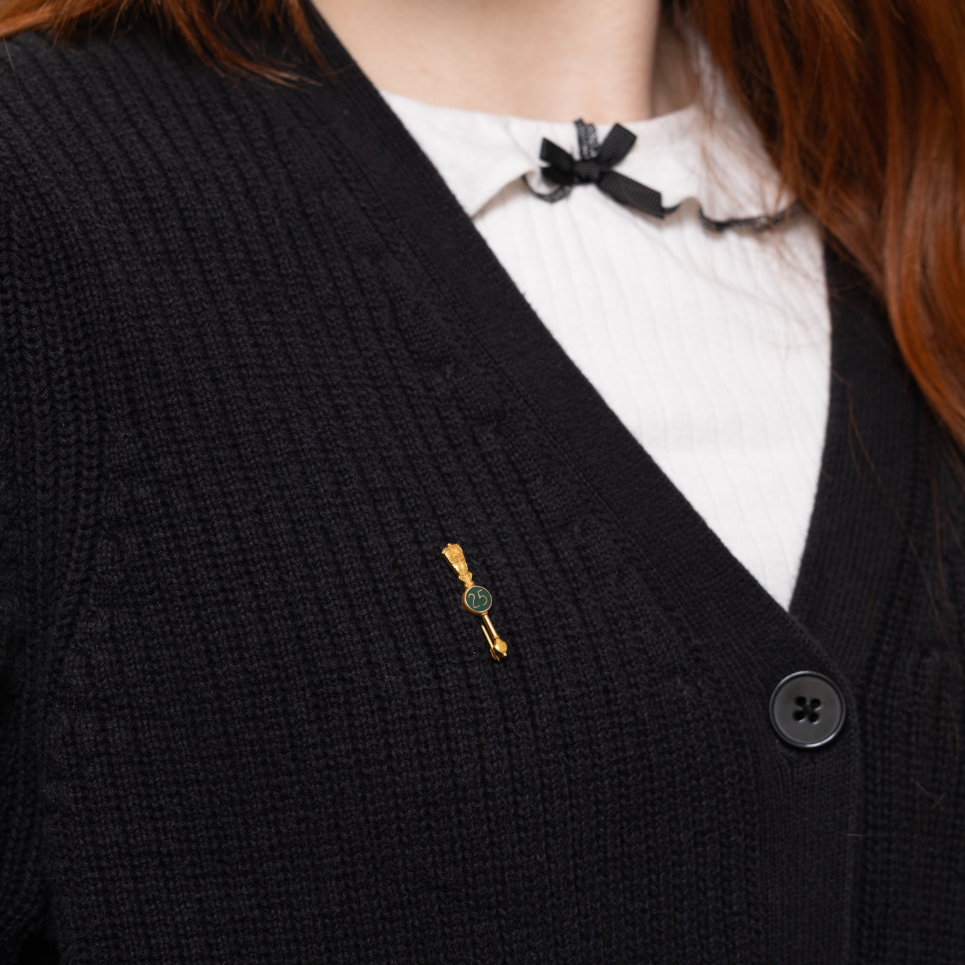 Broche sceptre « 25 » en or jaune 10 carats « Birks »