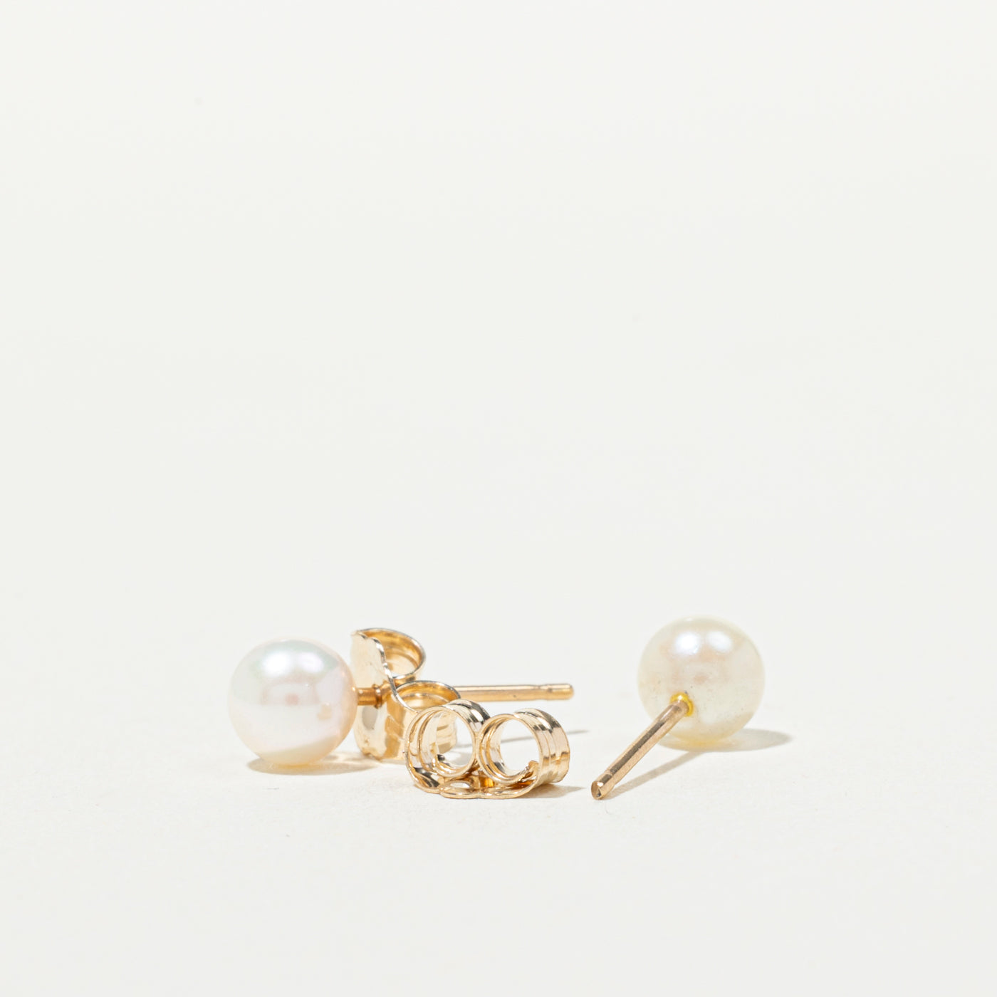Boucles d'oreilles puces en perles de culture 10 carats