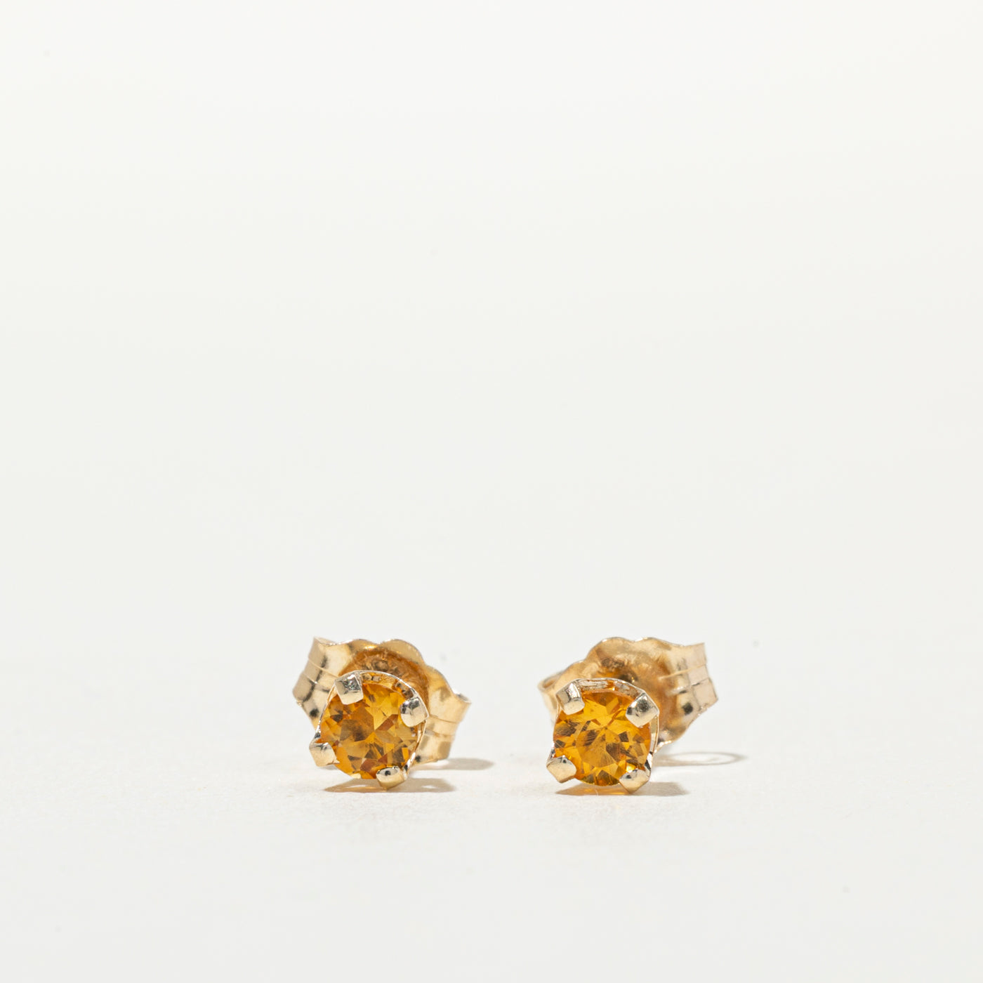 Boucles d'oreilles puces en citrine taille ronde 14 carats