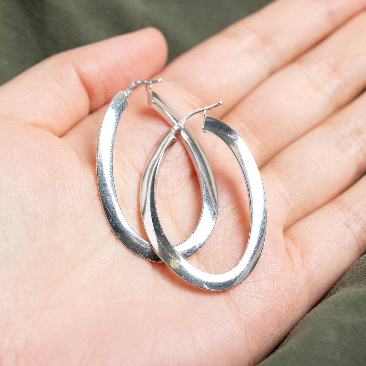 10K White Gold Twisted Hoop Earrings