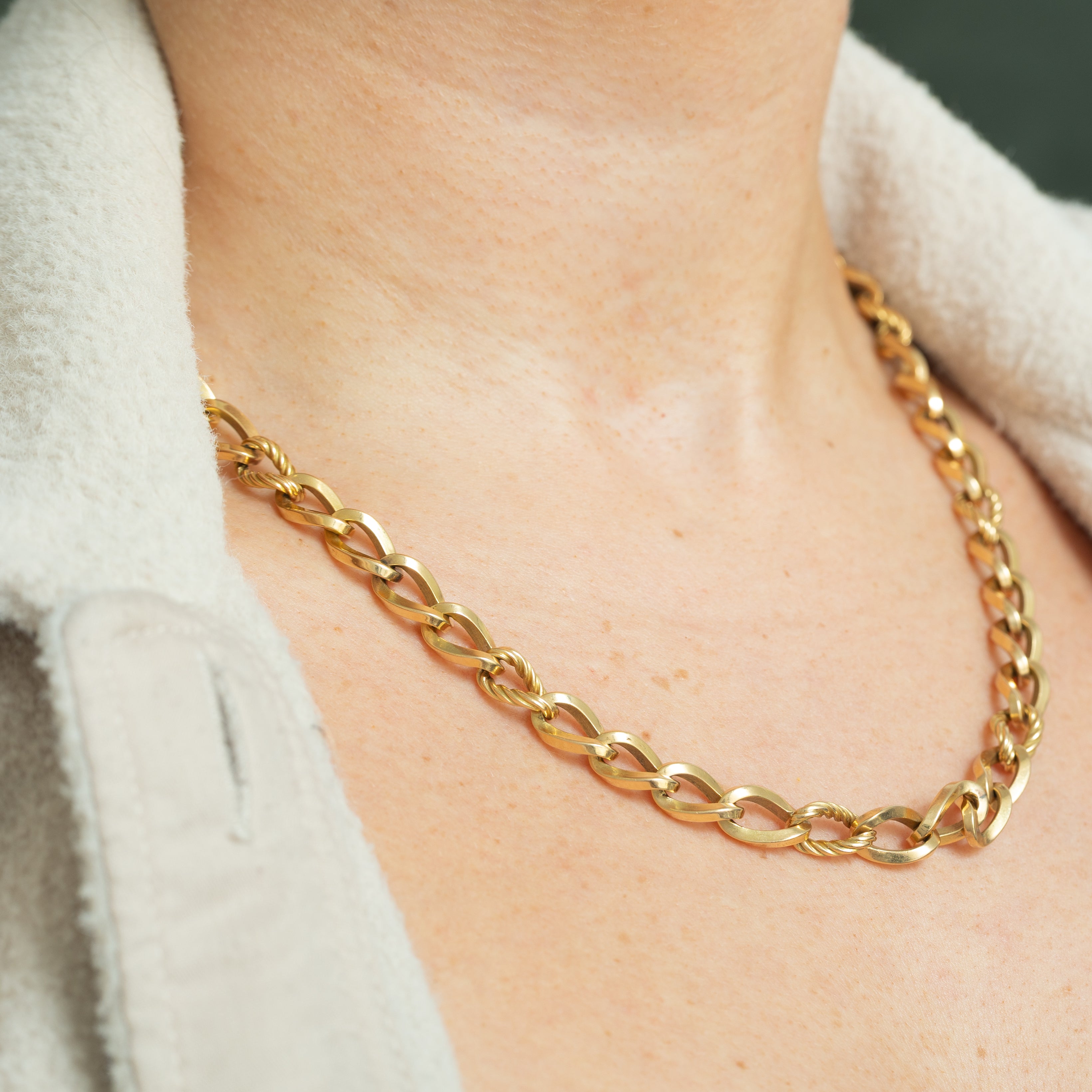 'Boucheron' Textured Curb Link Chunky Chain Necklace | 20" |
