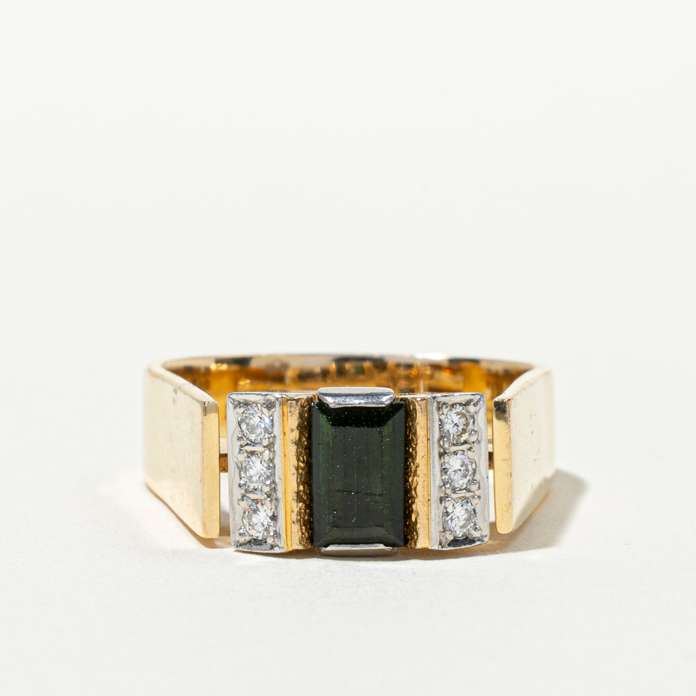 Bague en tourmaline verte et diamants | 1,04 ct, 0,17 ct au total | Taille 8,5