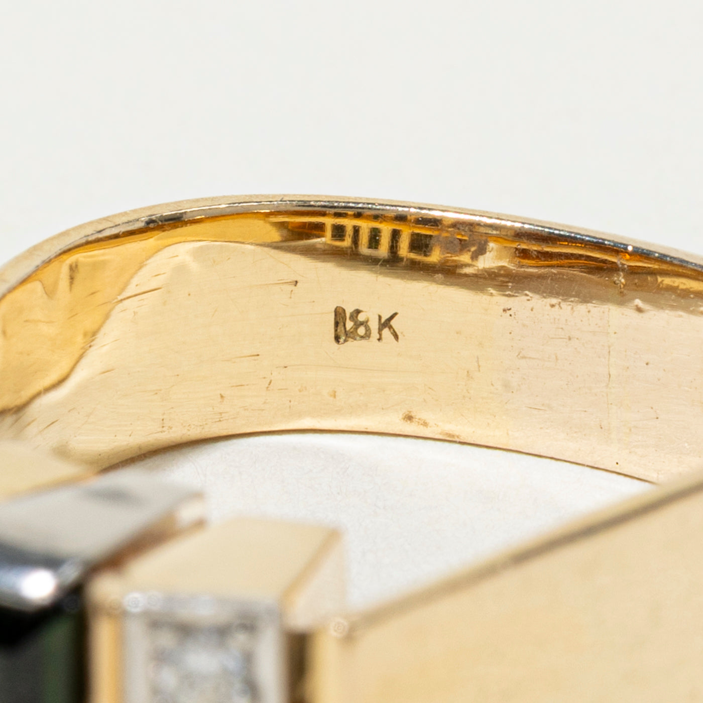 Bague en tourmaline verte et diamants | 1,04 ct, 0,17 ct au total | Taille 8,5