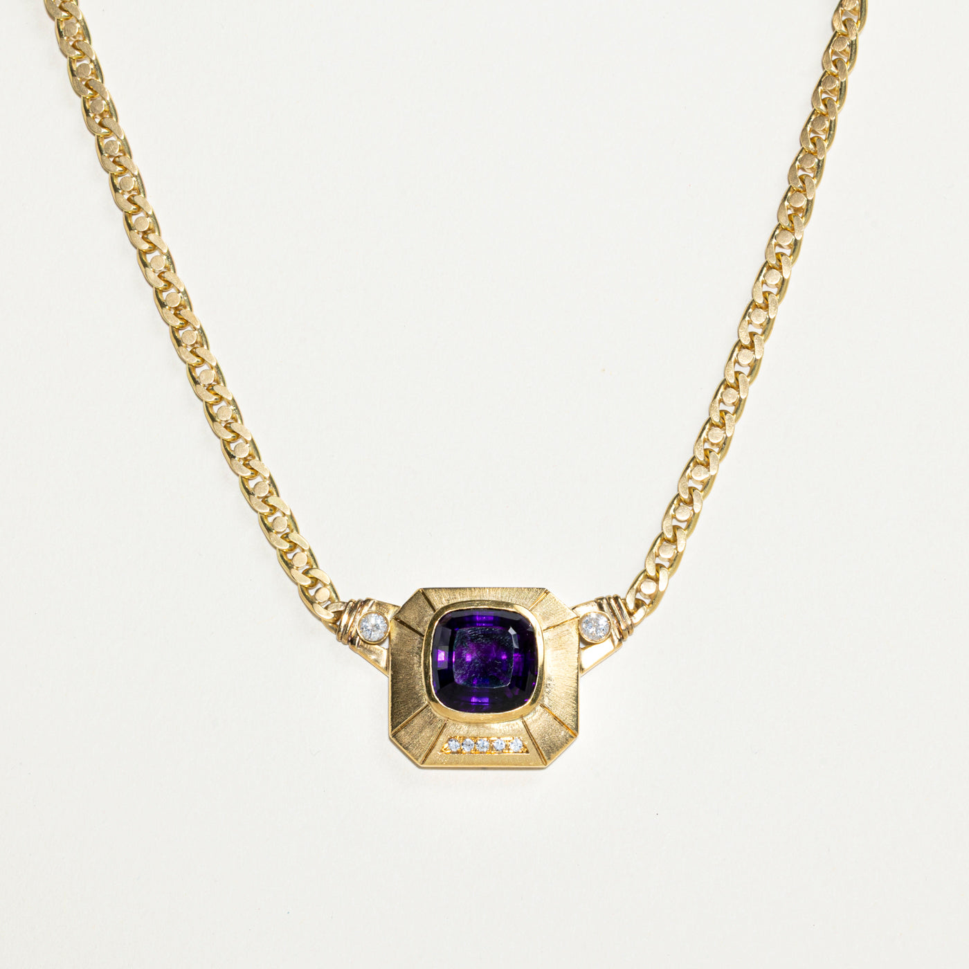 Collier cocktail en or 18 carats avec améthyste et diamants | 15,62 ct, 0,48 ct, 0,13 ct au total | 42,5 cm