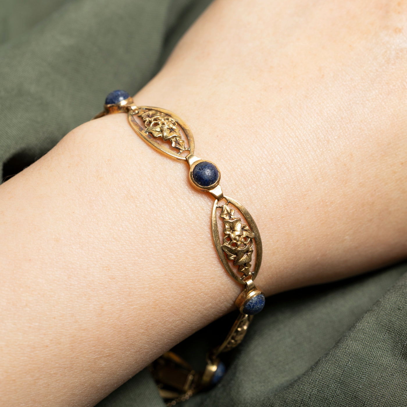 Lapis Lazuli Cabochon Line Bracelet | 5.19ctw, | 7.75 "