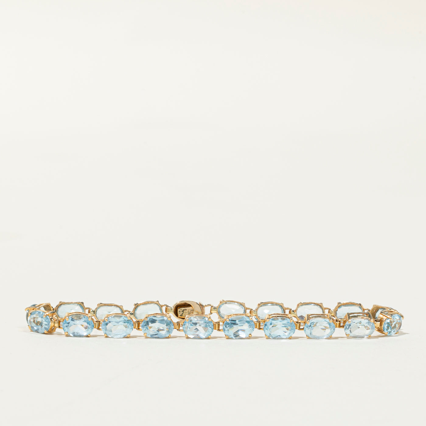Bracelet de tennis en topaze bleue | 14,19 ct | 17,8 cm