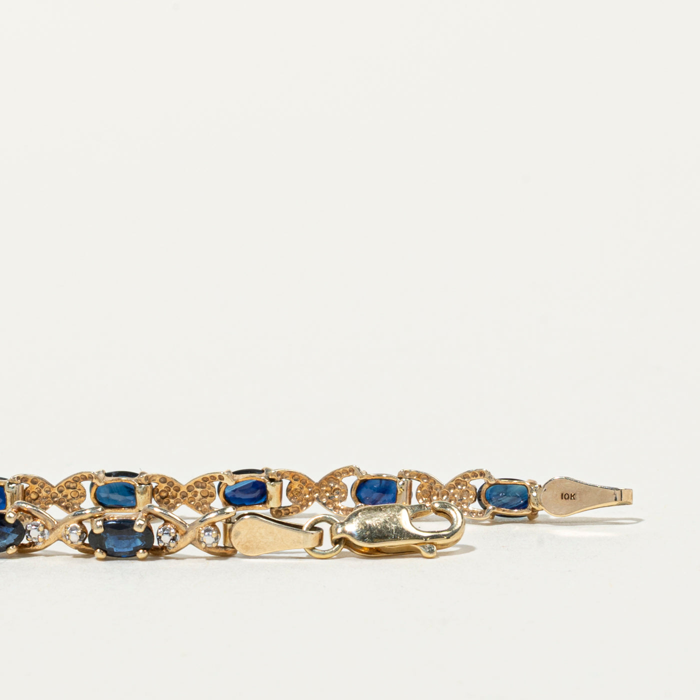 Bracelet tennis saphir et diamants | 4,3 ct au total, 0,03 ct | 18,4 cm