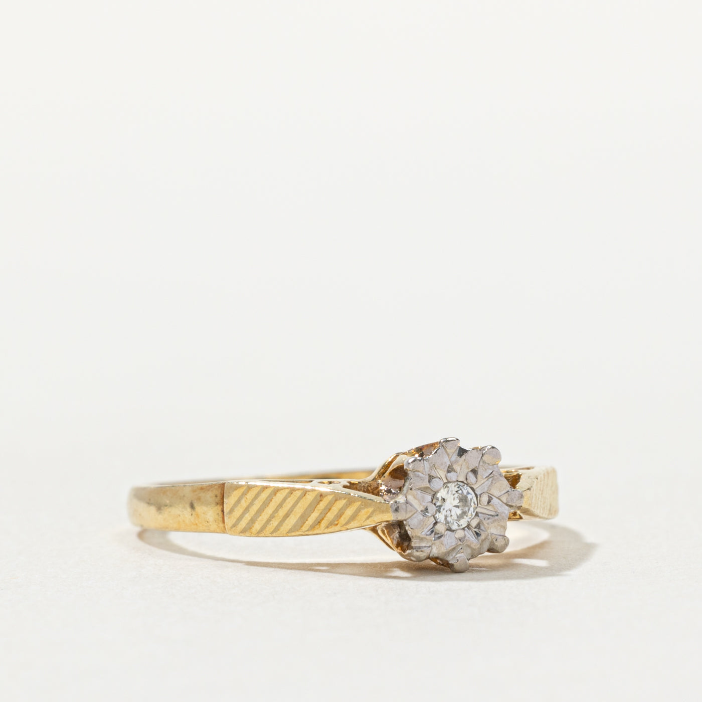 18k Illusion Set Diamond Textured Ring | 0.03ctw | SZ 5.25
