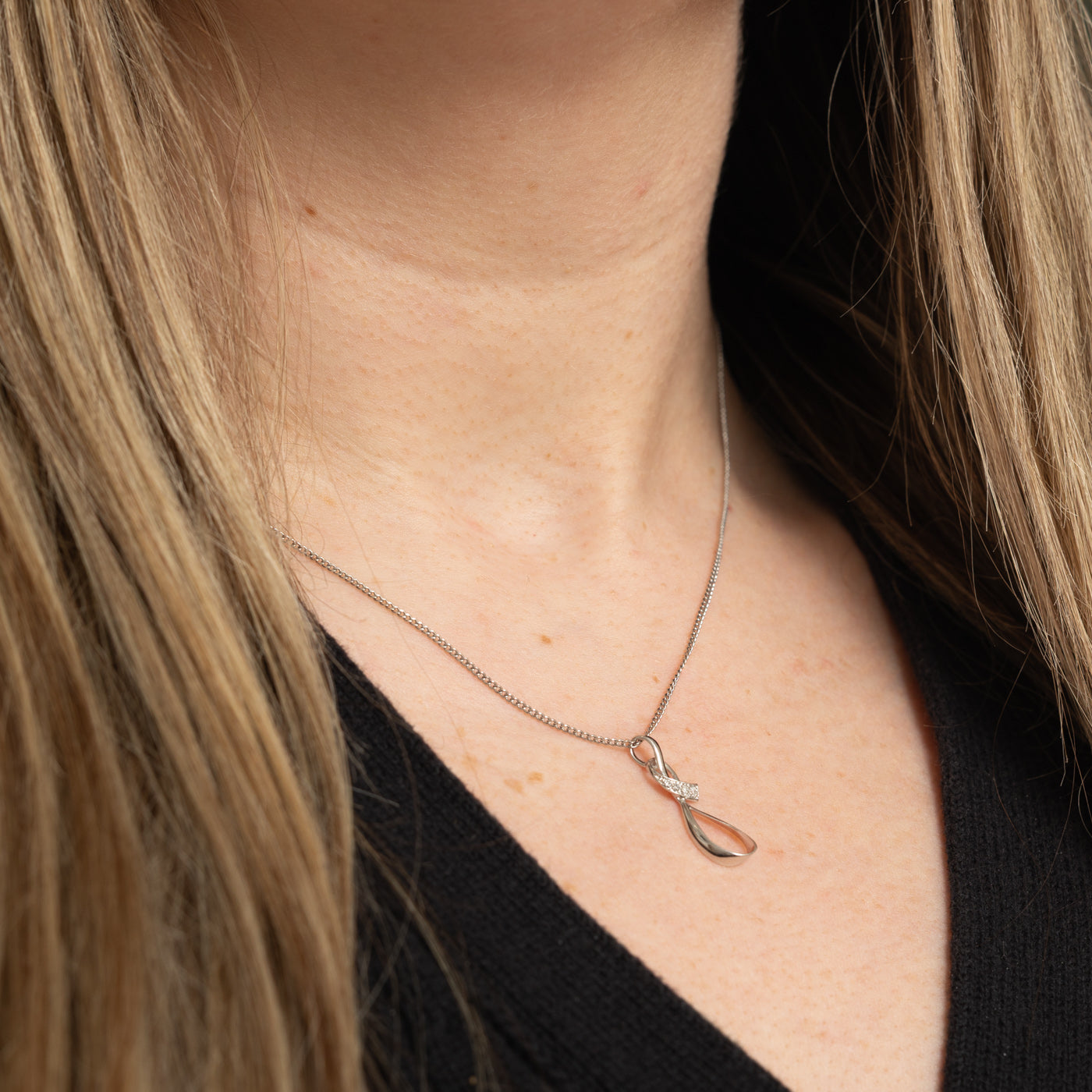 14k Diamond Loop Pendant