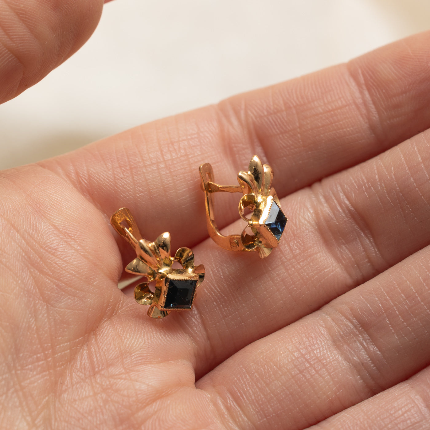 Portuguese Pasté Glass Floral Earrings | 1.20ctw