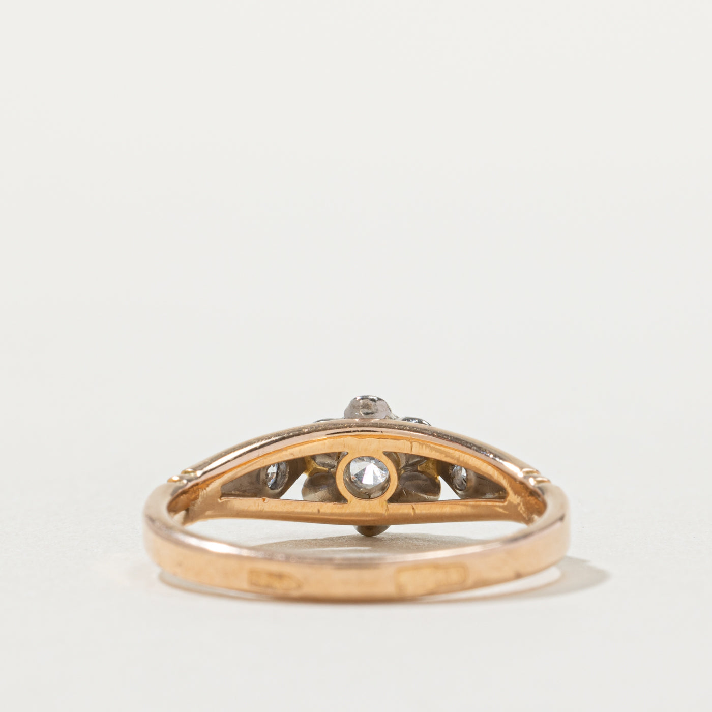14k Belcher Set Diamond Floral Engraved Ring | 0.21ctw | SZ 6.5