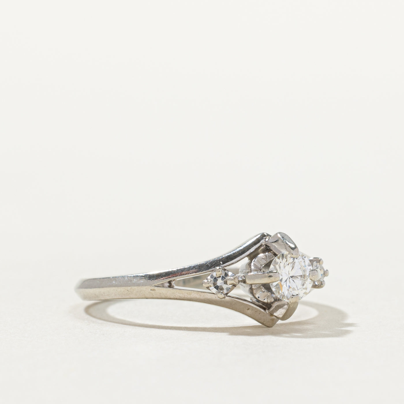 18k Three Stone Diamond Geometric Ring | 0.25ctw | SZ 6