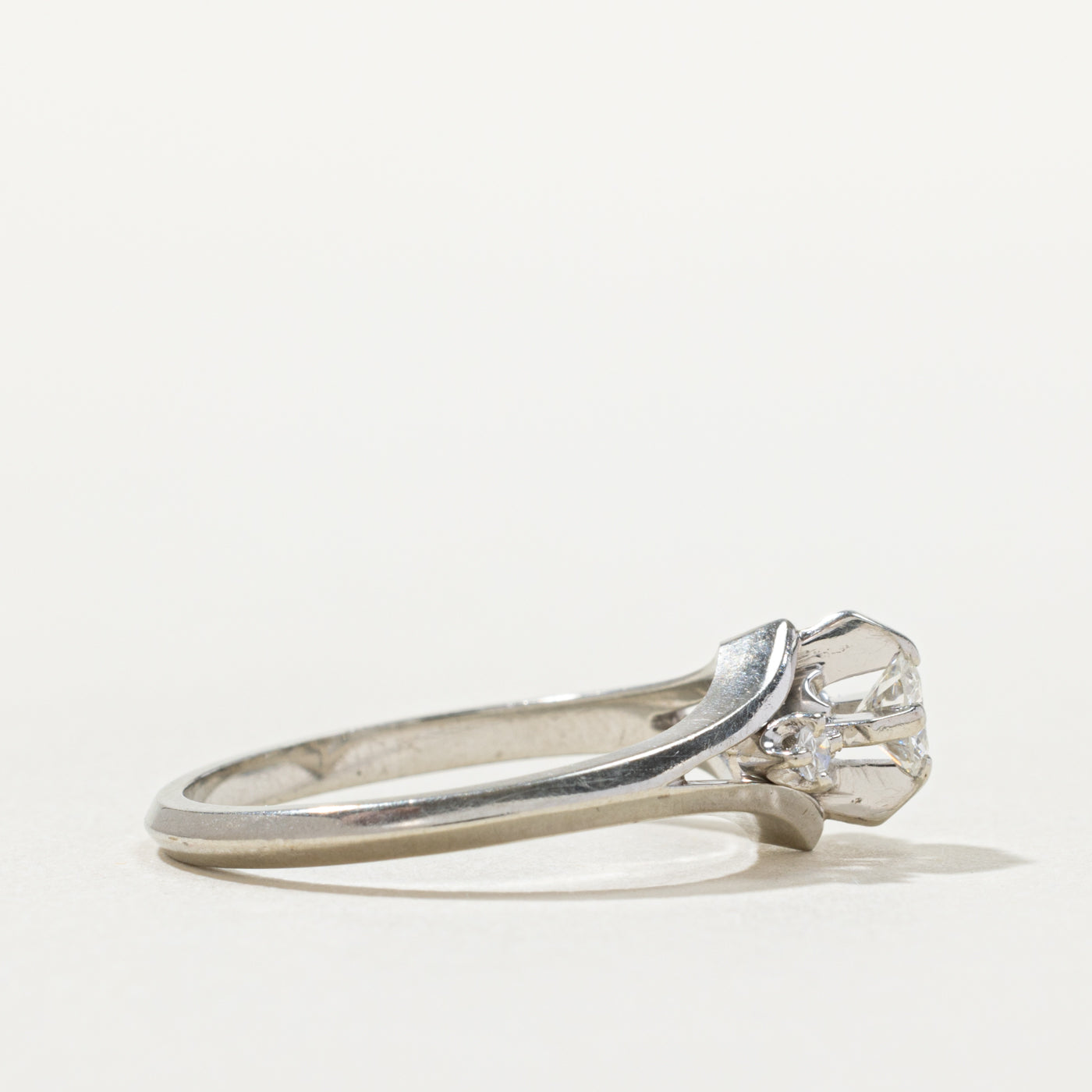 18k Three Stone Diamond Geometric Ring | 0.25ctw | SZ 6