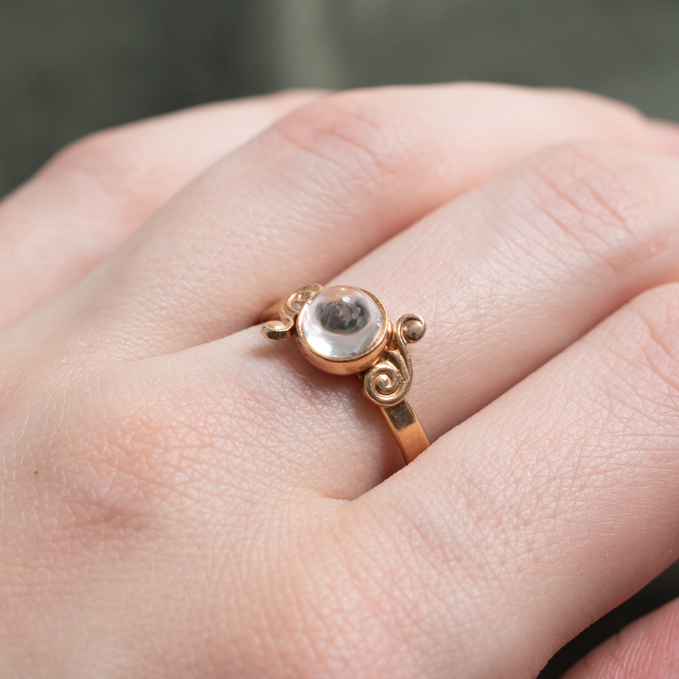 1980 Ukrainian 14K Domed Moonstone Scrollwork Ring | 1.50ct | SZ 8.5