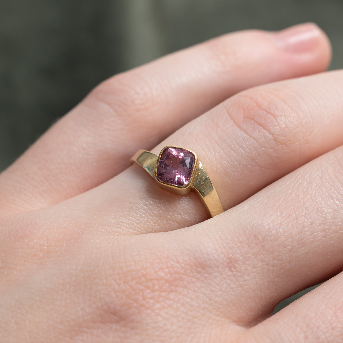 Czech 14K Bezel Set Pink Spinel Bypass Ring | 1.50ct | SZ 5.25