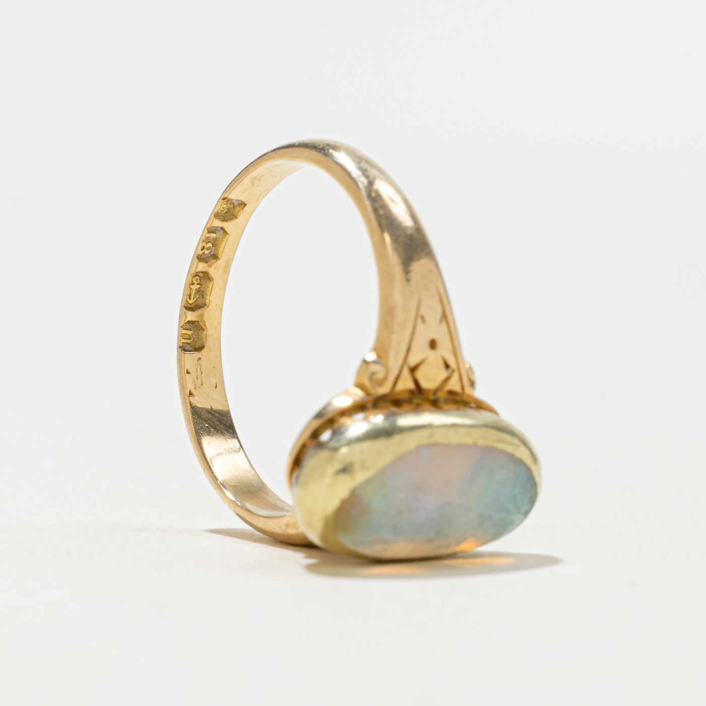 Bague en or 18 carats, cabochon ovale, Birmingham, 1887 | 2,50 ct | Taille 6