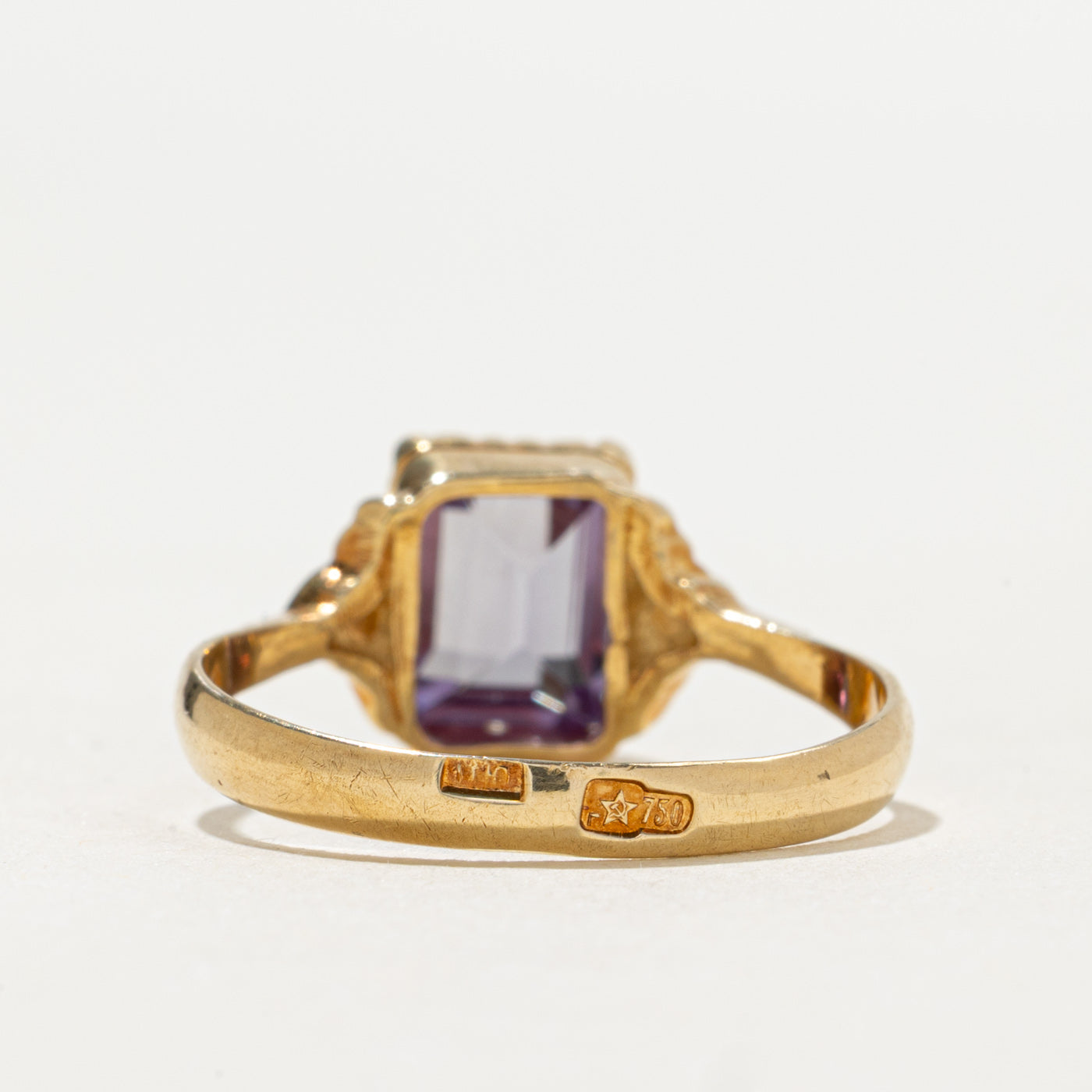1971 Georgian 18K Synthetic Purple Sapphire Textured Ring | 0.70ct | SZ 8.25