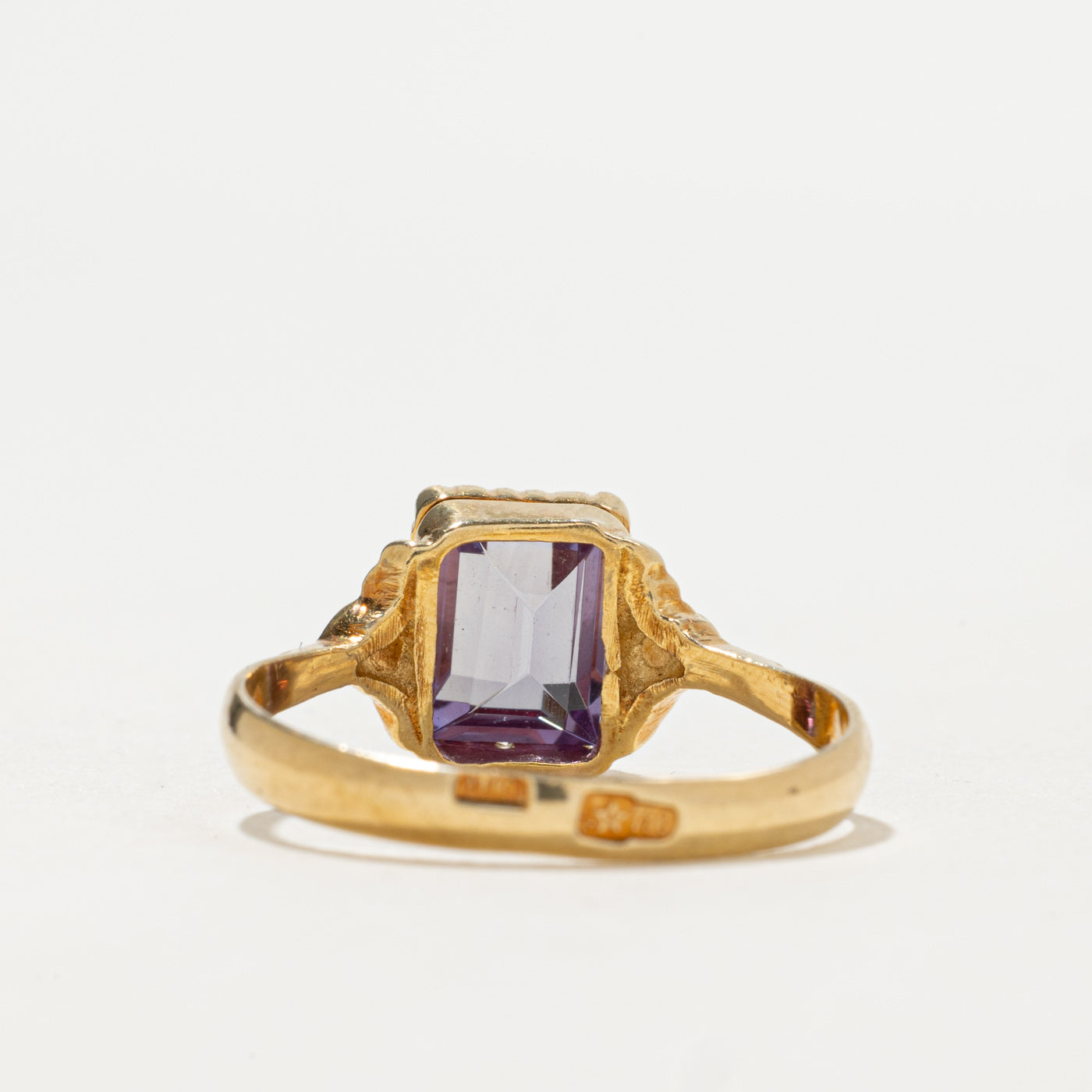 1971 Georgian 18K Synthetic Purple Sapphire Textured Ring | 0.70ct | SZ 8.25