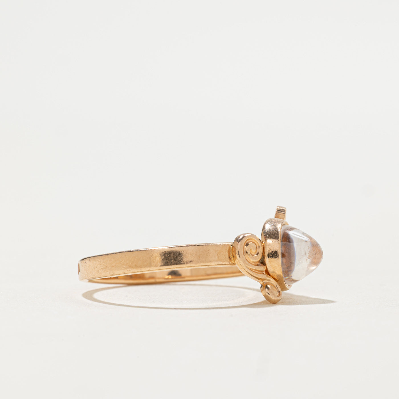 1980 Ukrainian 14K Domed Moonstone Scrollwork Ring | 1.50ct | SZ 8.5