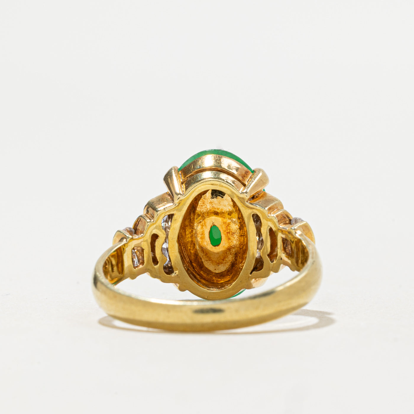 Bague en or 18 carats ornée de jadéite et de diamants | 4,30 ct, 0,25 ct au total | Taille 6