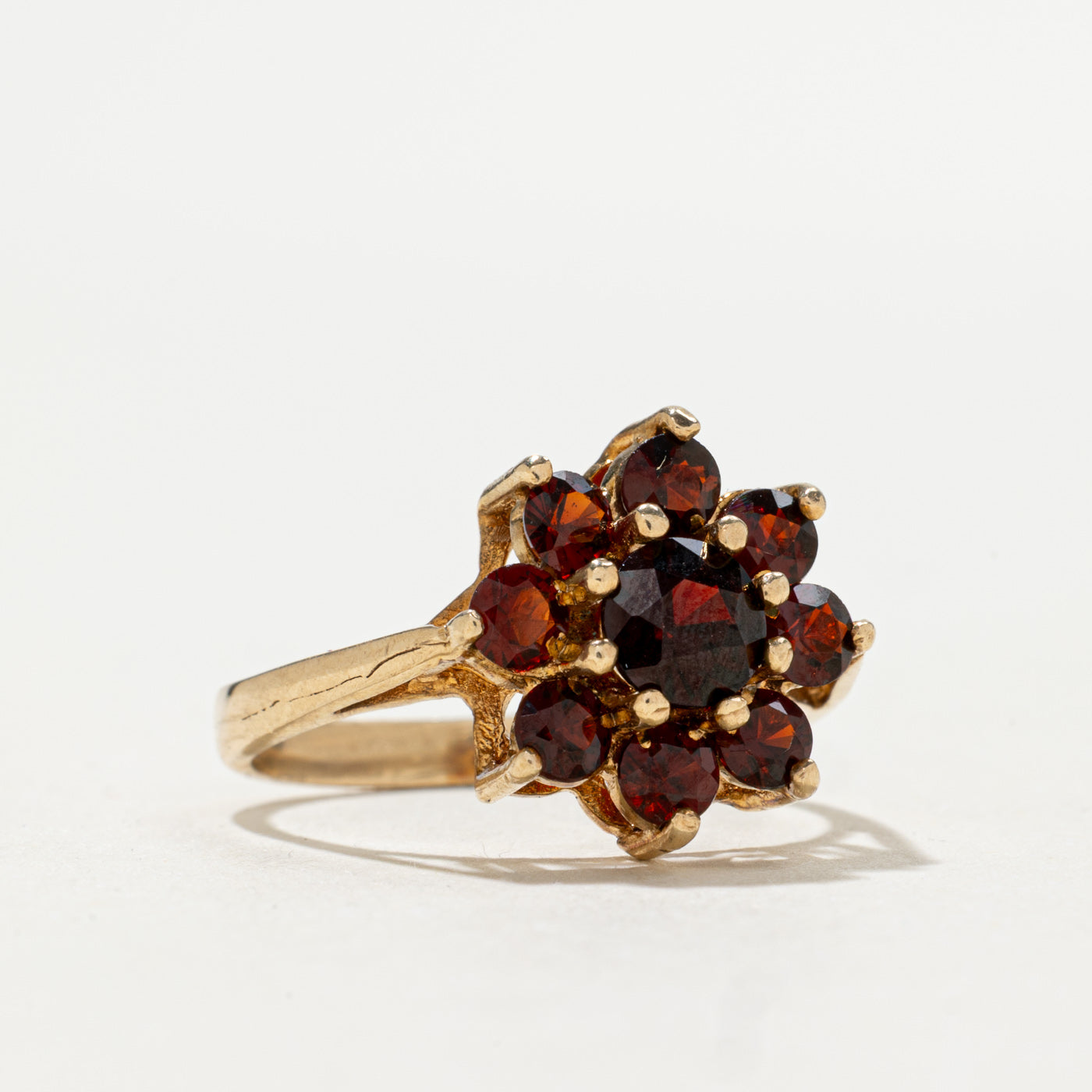 Bague en grappe de grenats 9K, Londres, 1973 | 1,50 ct | Taille 7,5
