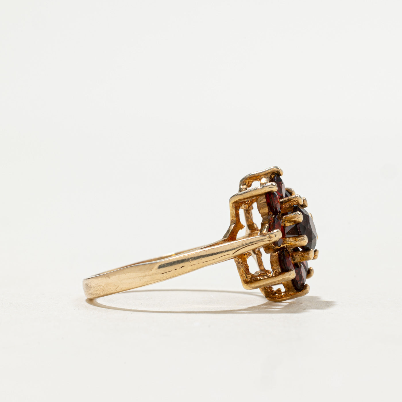 Bague en grappe de grenats 9K, Londres, 1973 | 1,50 ct | Taille 7,5