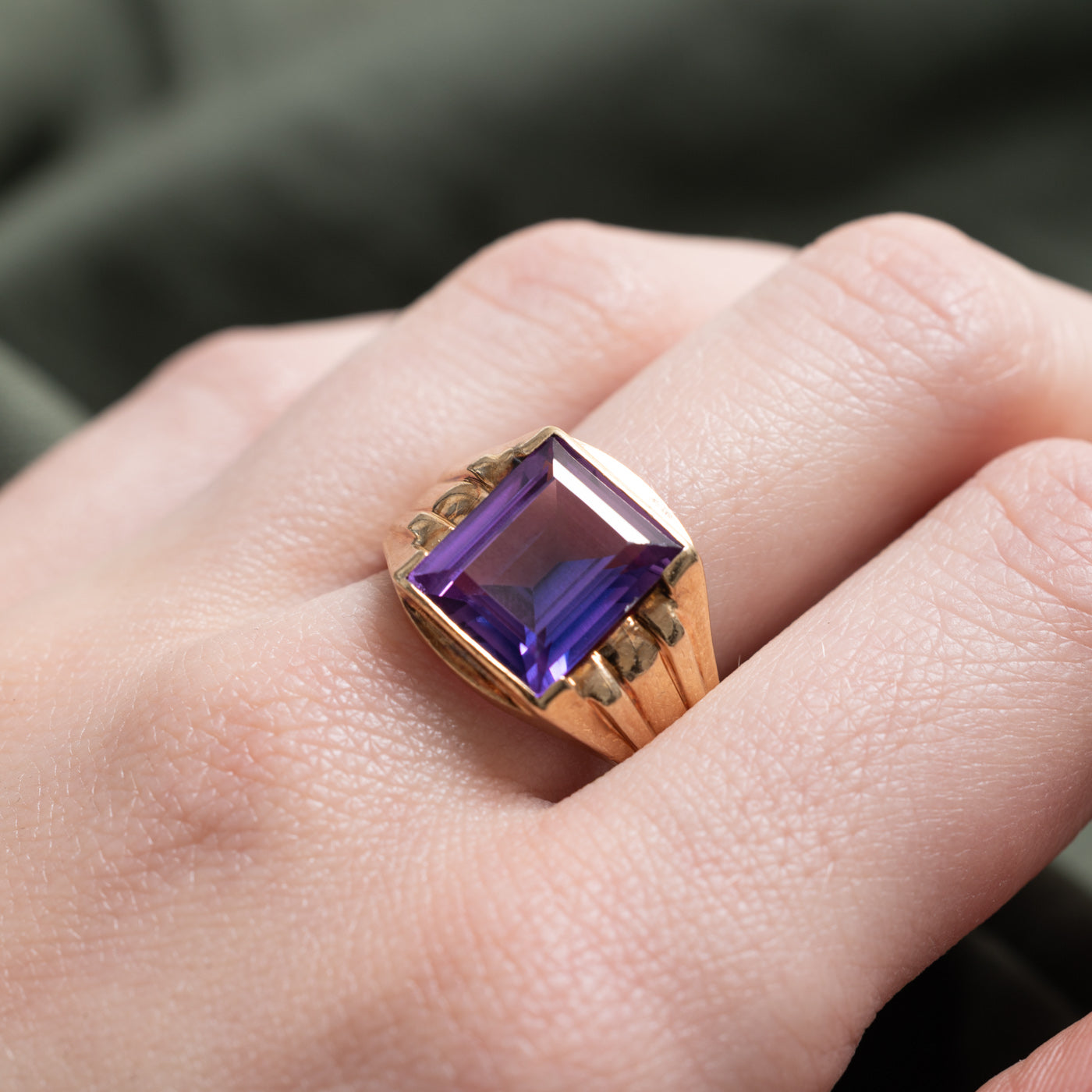 Bague cocktail épaisse en saphir synthétique rainuré | 5,00 ct | Taille 8,25