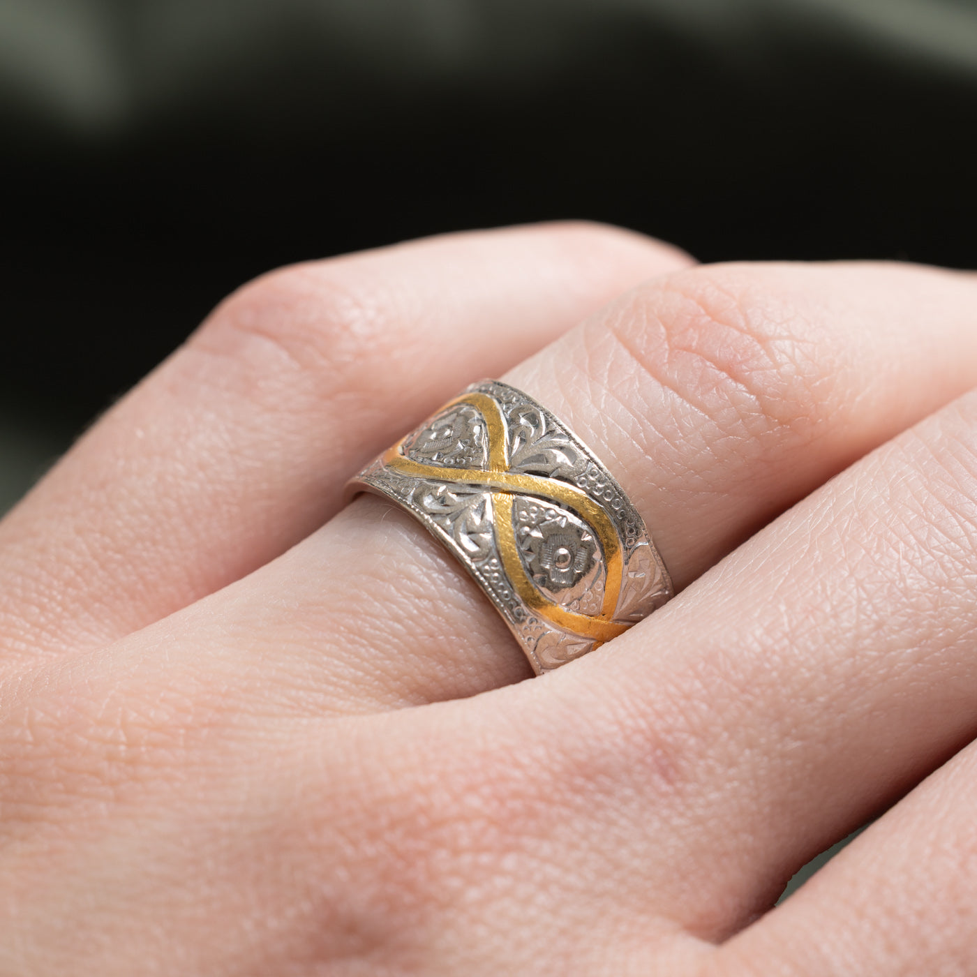 London 18k Two Tone Gold Floral Engraved Cigar Band | 10mm | SZ 5.25