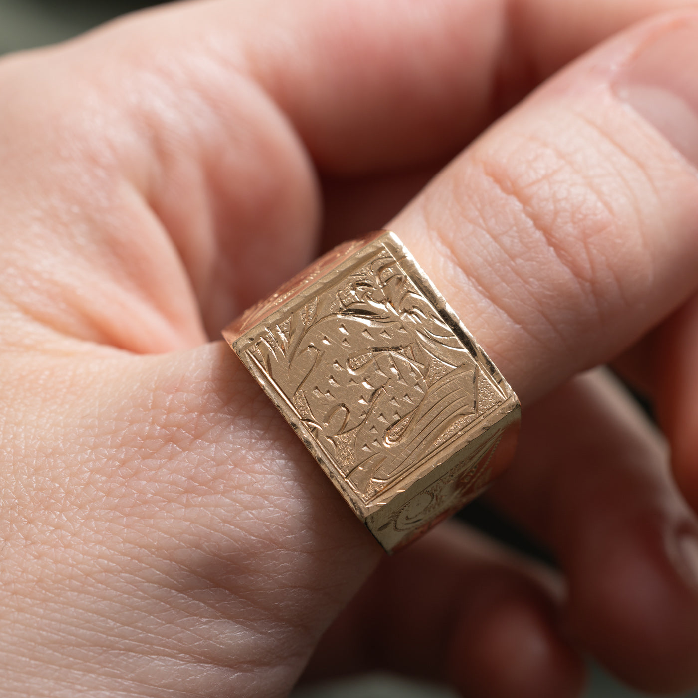 Bague chevalière roumaine vintage en or jaune 14 carats gravée | Taille 8,75