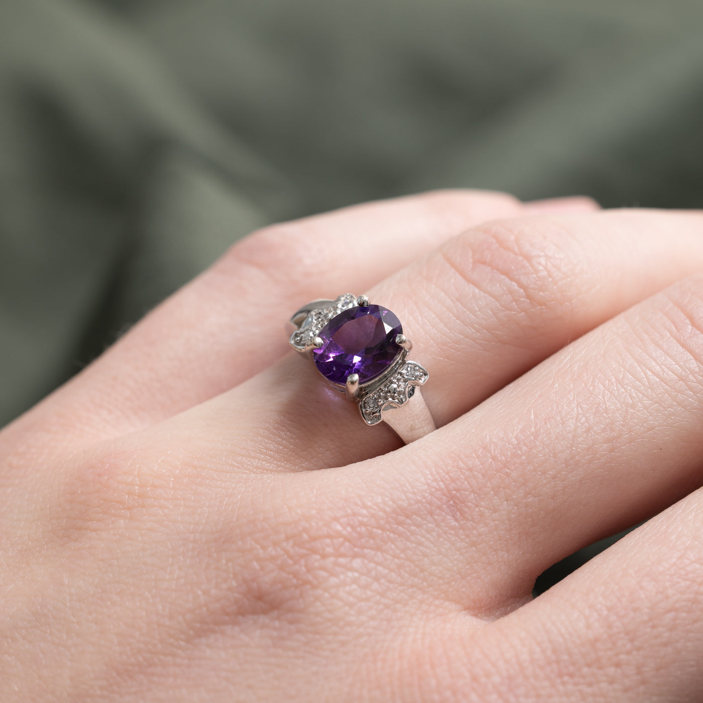 Oval Cut Amethyst & Diamond Ring | 1.81ct, 0.04ctw | SZ 5.75