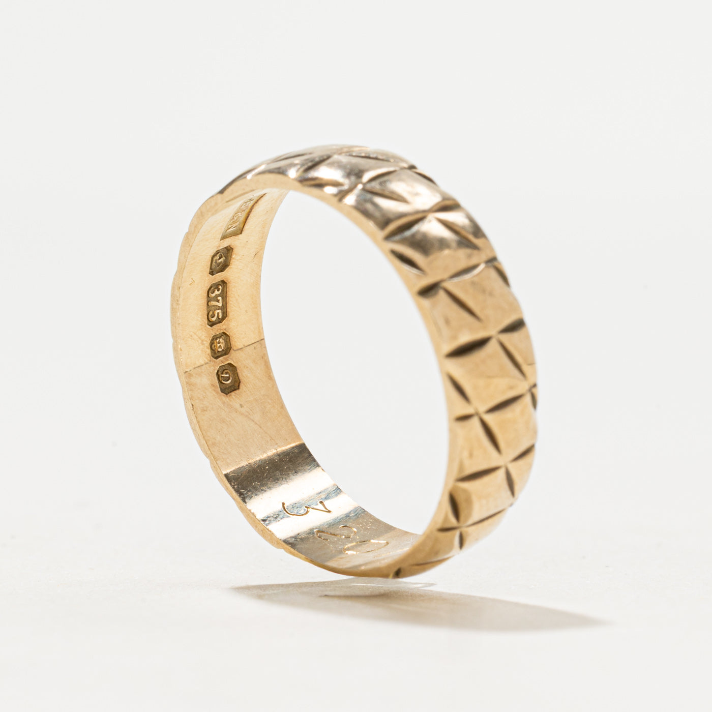 1978 London 9k Yellow Gold Diagonal Checkerboard Band | 4.75mm | SZ 6