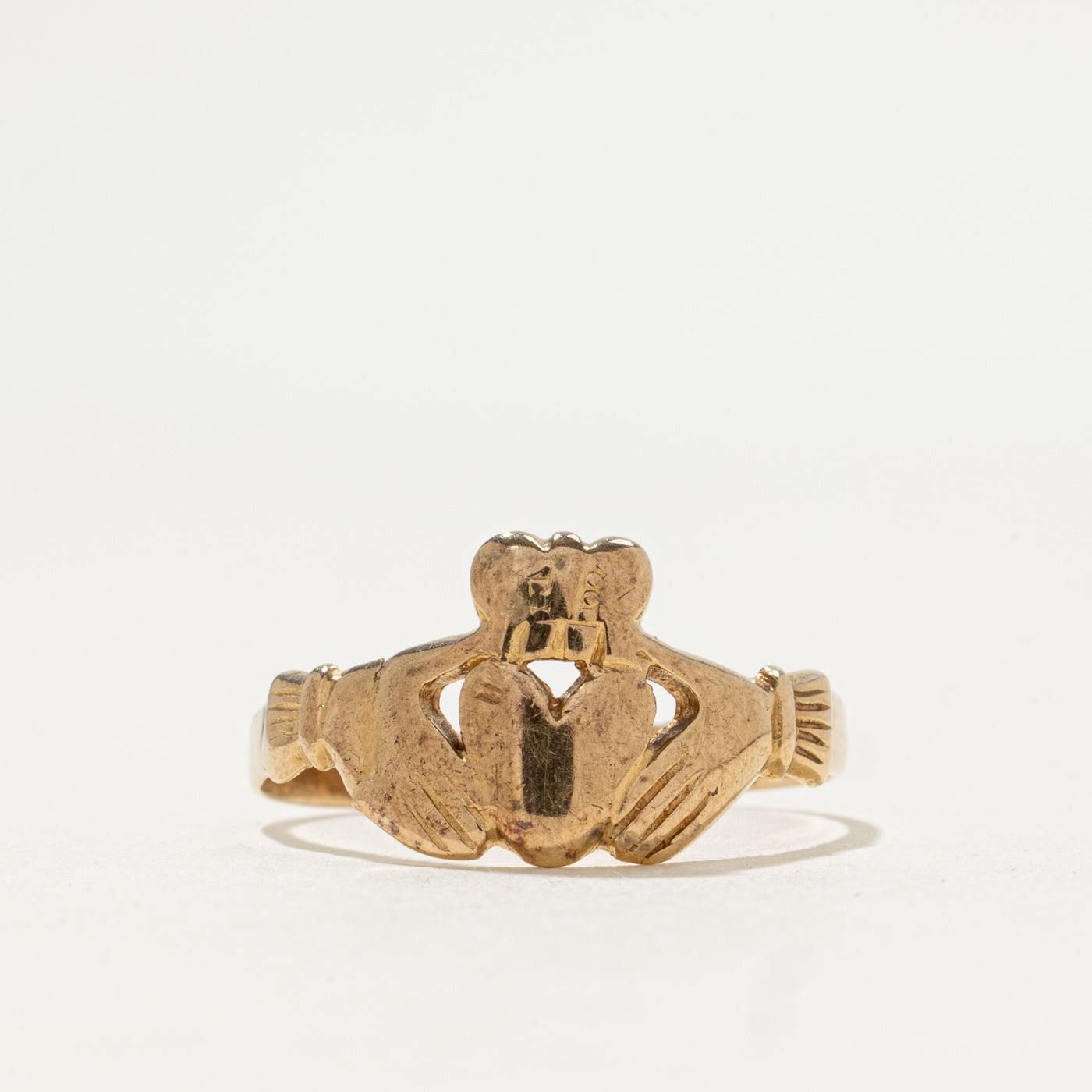 Bague Claddagh en or jaune 9 carats, Dublin 1975 | Taille 9,75