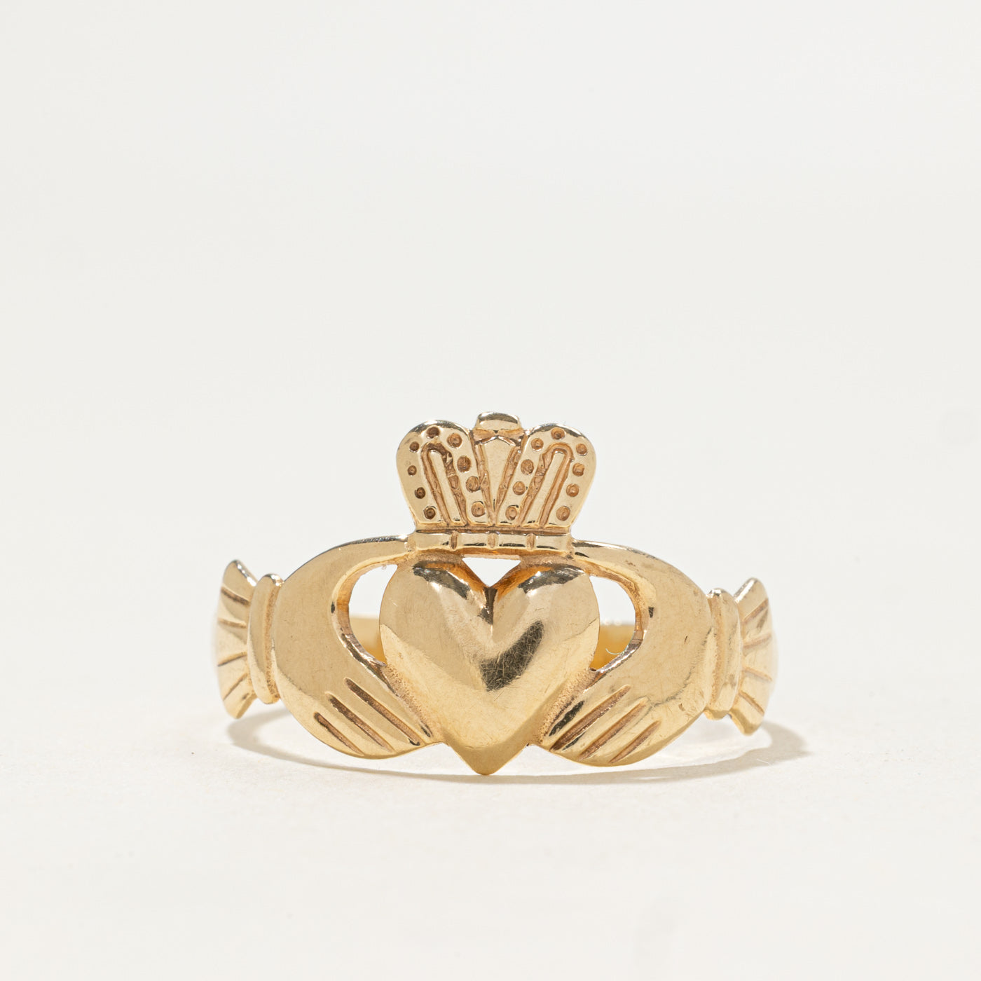 Bague Claddagh en or jaune 10 carats, Dublin 1999 | Taille 10,25